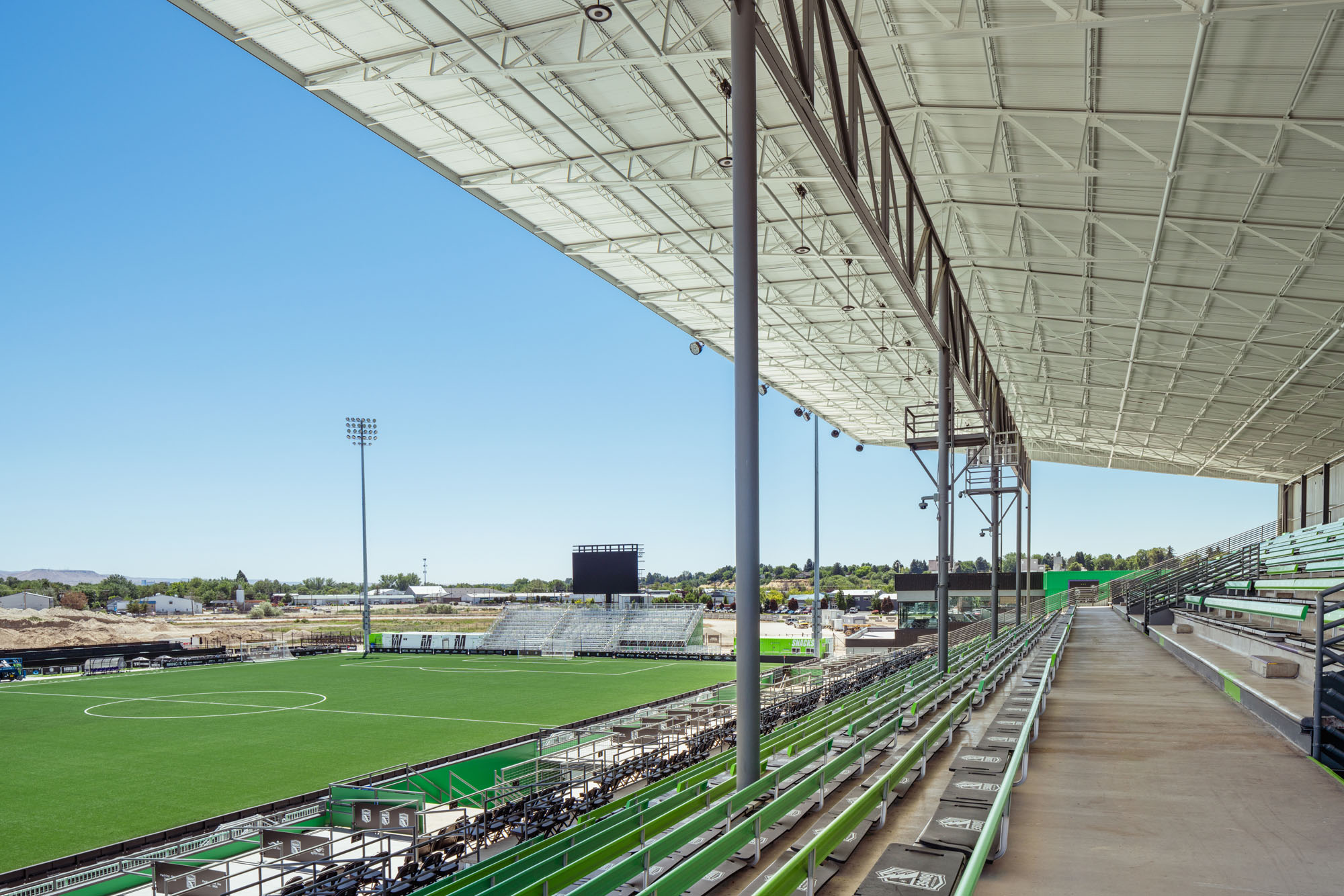 〈アスレチック・クラブ・ボイシ・プロサッカースタジアム(Athletic Club Boise, Professional Soccer Stadium)〉クッシング・テレル(Cushing Terrell)