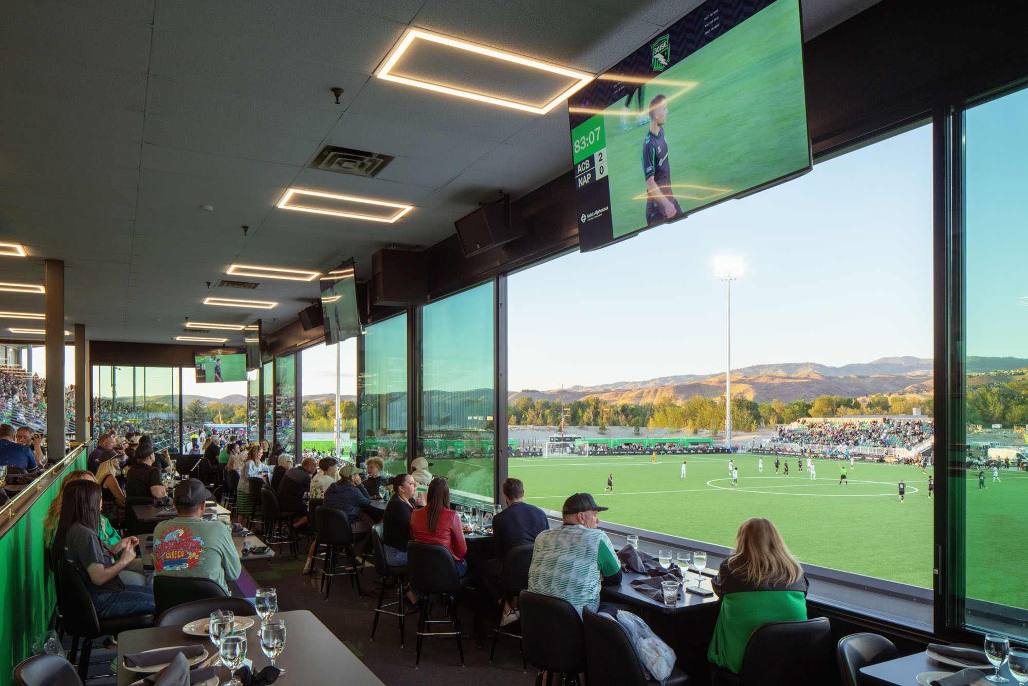 〈アスレチック・クラブ・ボイシ・プロサッカースタジアム(Athletic Club Boise, Professional Soccer Stadium)〉クッシング・テレル(Cushing Terrell)
