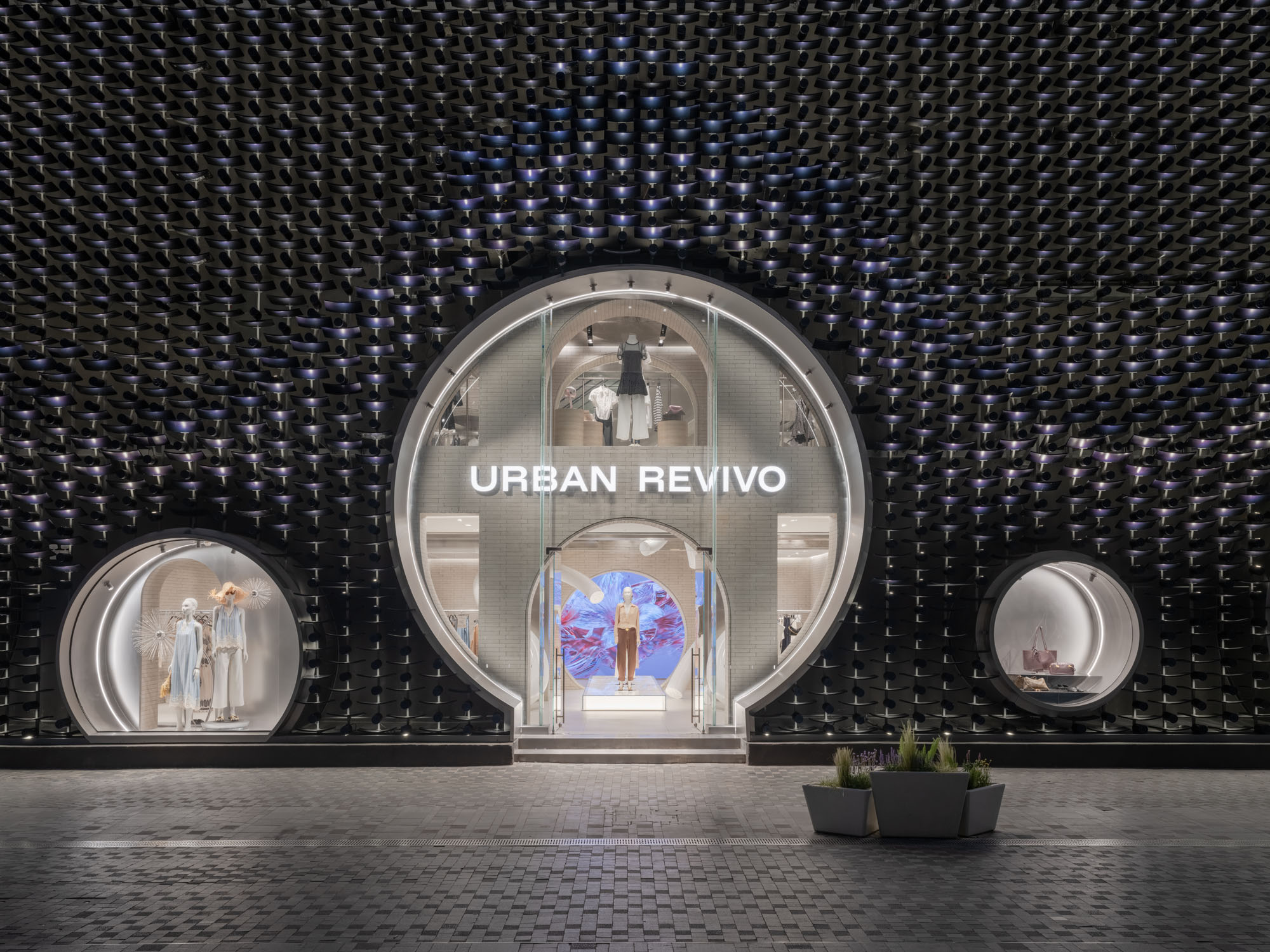 〈Urban Revivo三里屯旗艦店〉MVRDV