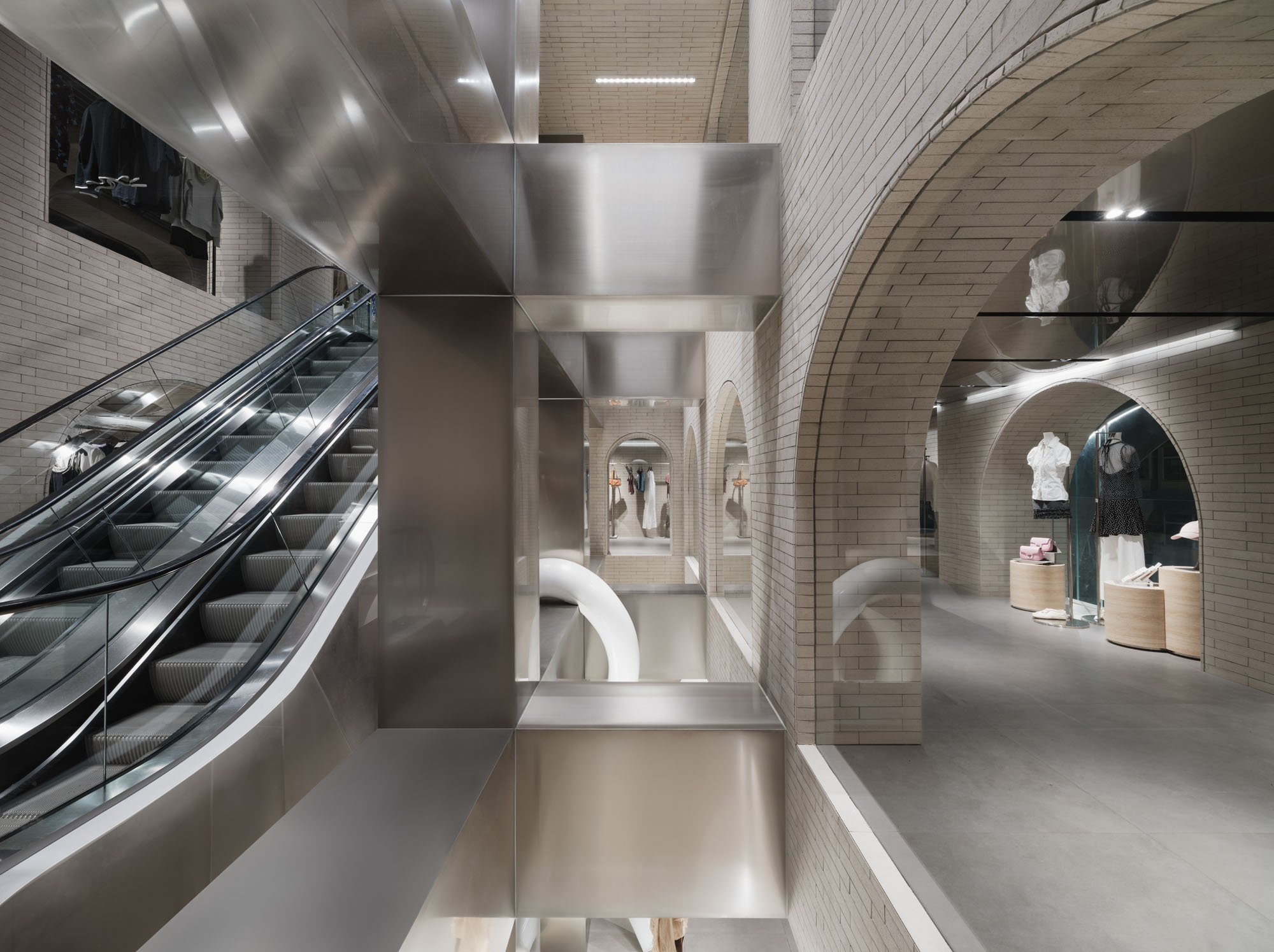 〈Urban Revivo三里屯旗艦店〉MVRDV