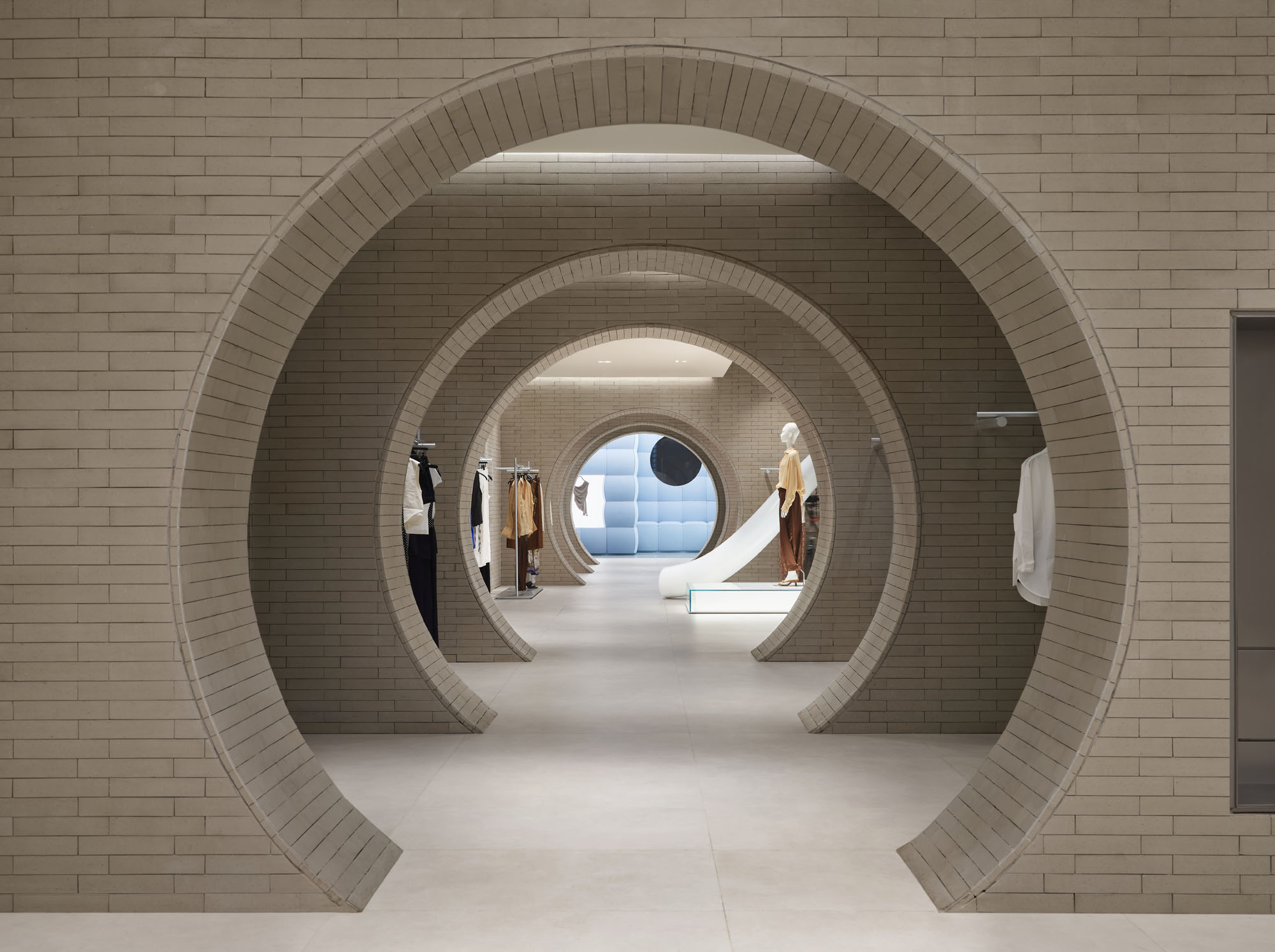 〈Urban Revivo三里屯旗艦店〉MVRDV