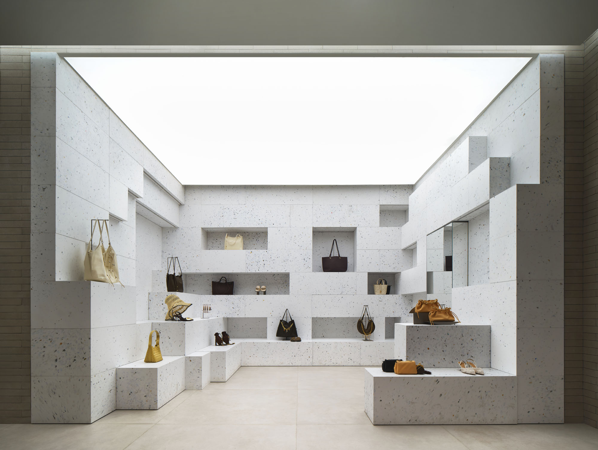 〈Urban Revivo三里屯旗艦店〉MVRDV