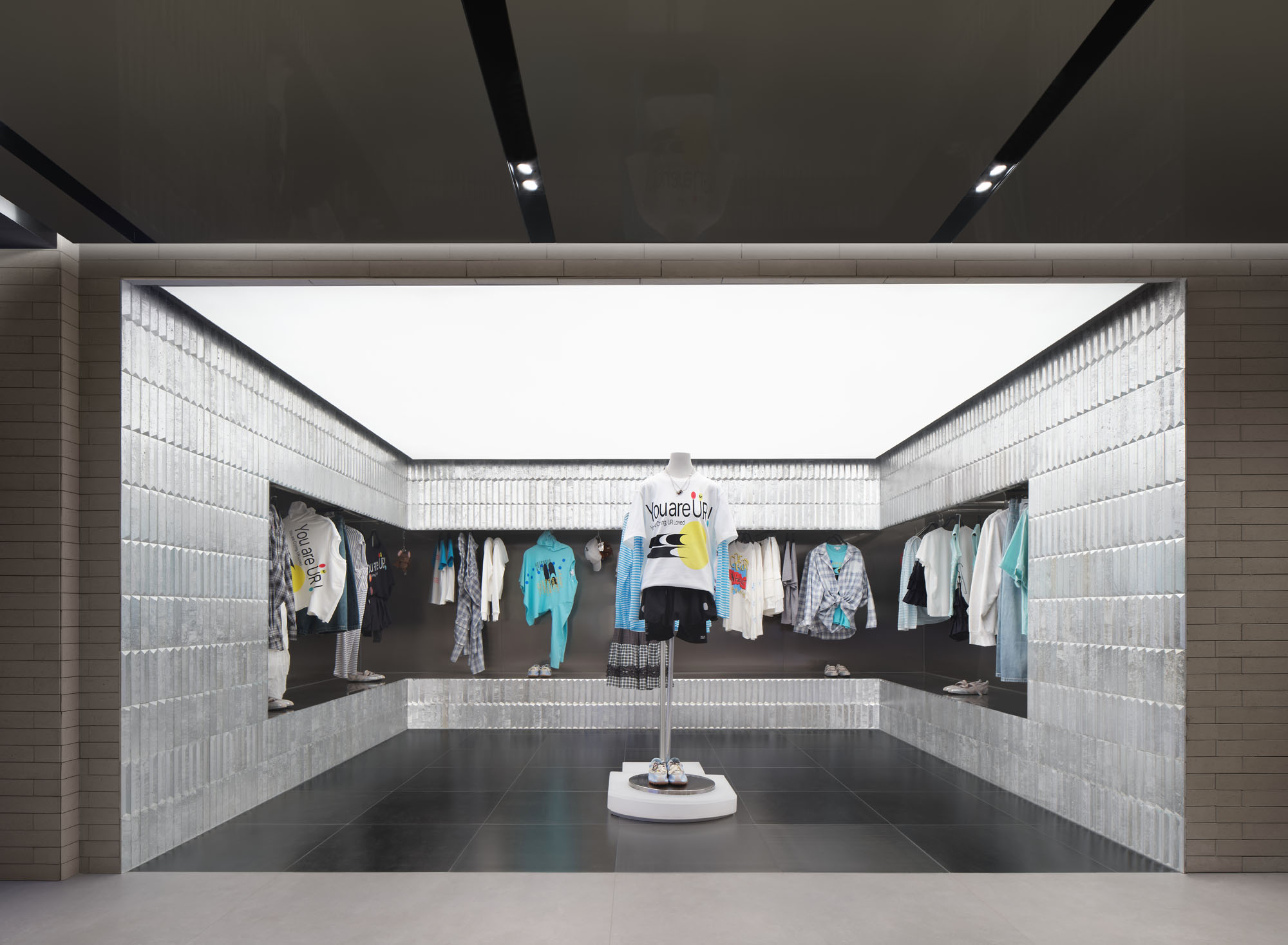 〈Urban Revivo三里屯旗艦店〉MVRDV