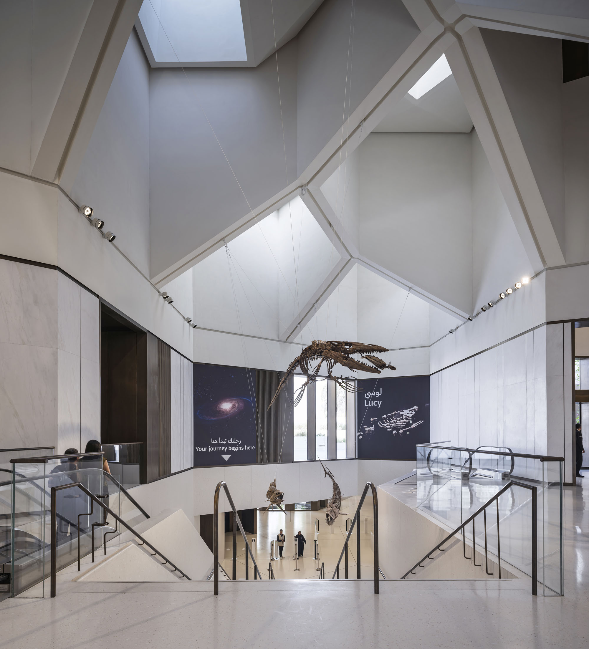 〈アブダビ自然史博物館（Natural History Museum Abu Dhabi）〉メカノー（Mecanoo）、EGIS、ブロードウェイ・マリアン（Broadway Malyan）、パスカル＋ワトソン（Pascal+Watson）、WAHO