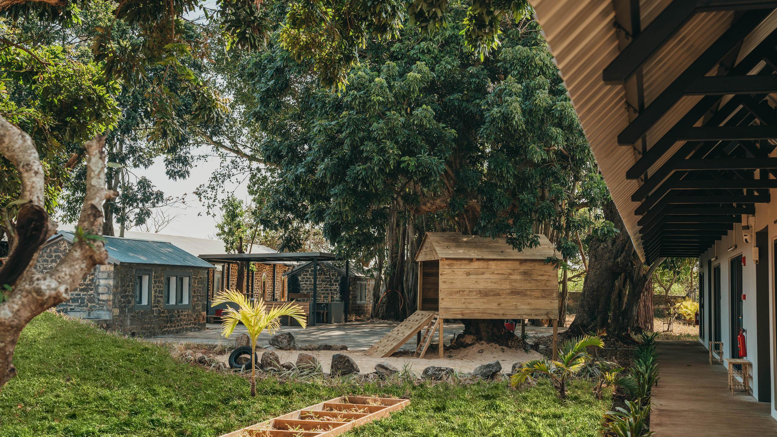 〈HEIスクールズ・モーリシャス(HEI Schools Mauritius)〉アーキテクツ・スタジオ(Architects’ Studio)