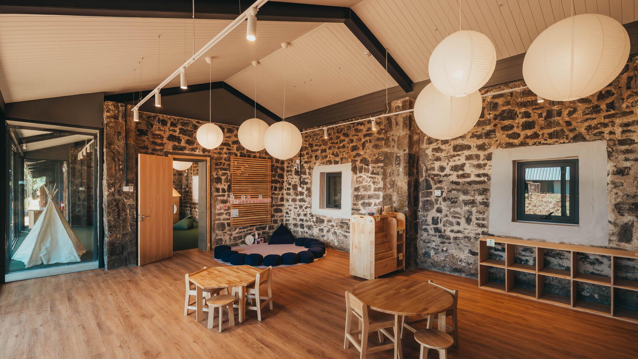 〈HEIスクールズ・モーリシャス(HEI Schools Mauritius)〉アーキテクツ・スタジオ(Architects’ Studio)