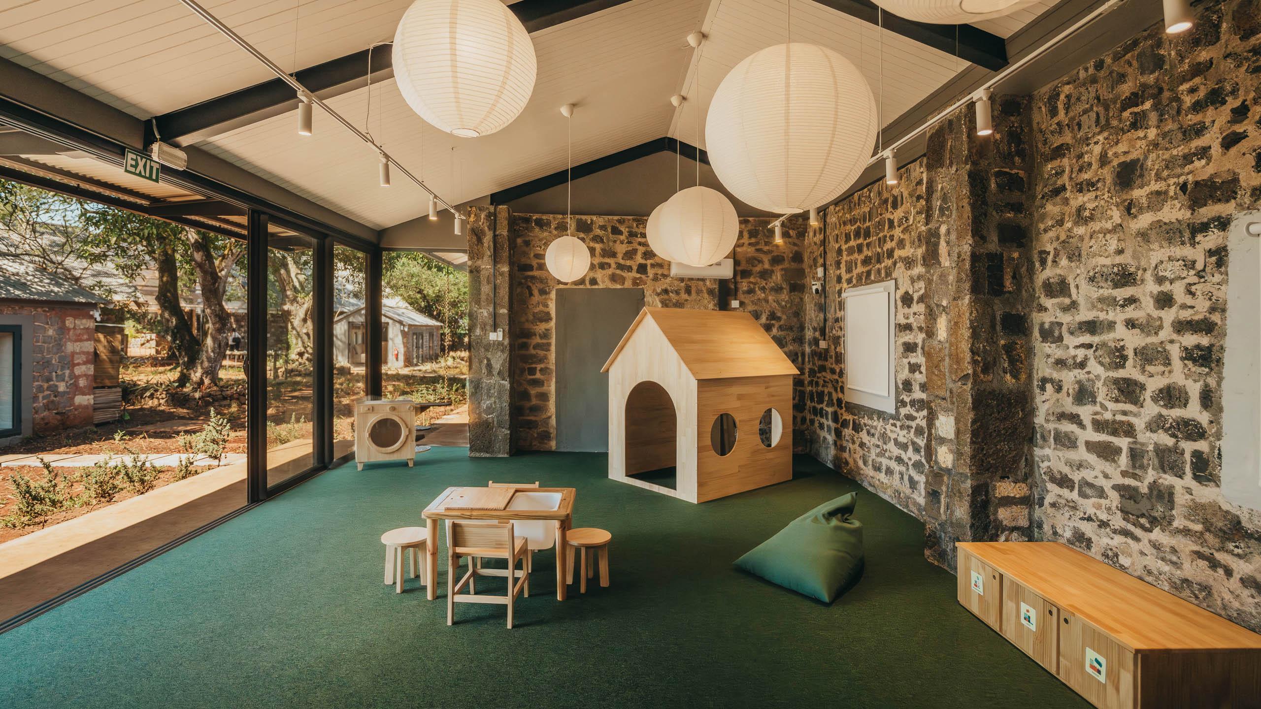 〈HEIスクールズ・モーリシャス(HEI Schools Mauritius)〉アーキテクツ・スタジオ(Architects’ Studio)