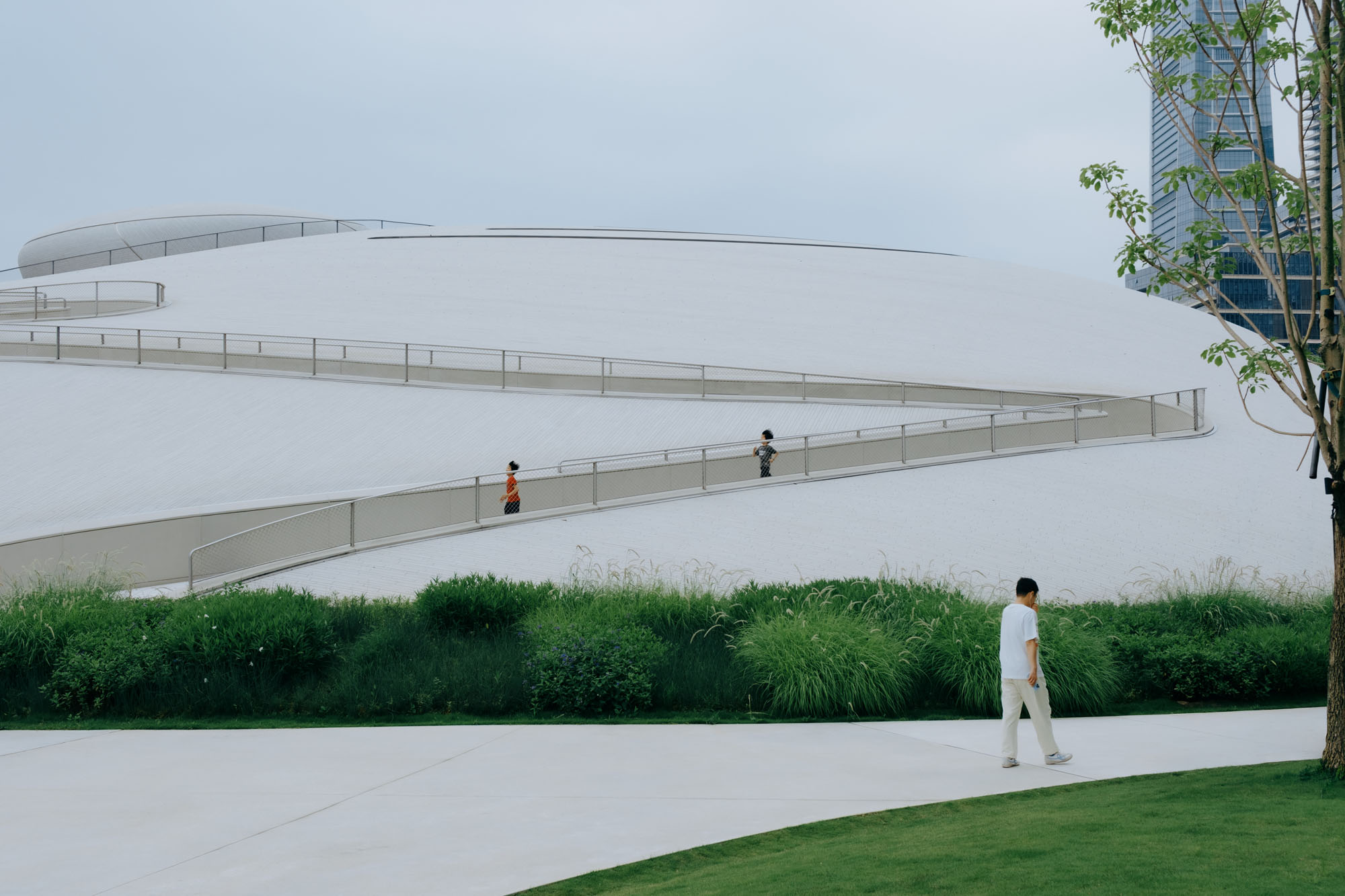 〈深圳湾文化広場(Shenzhen Bay Culture Square)〉MADアーキテクツ