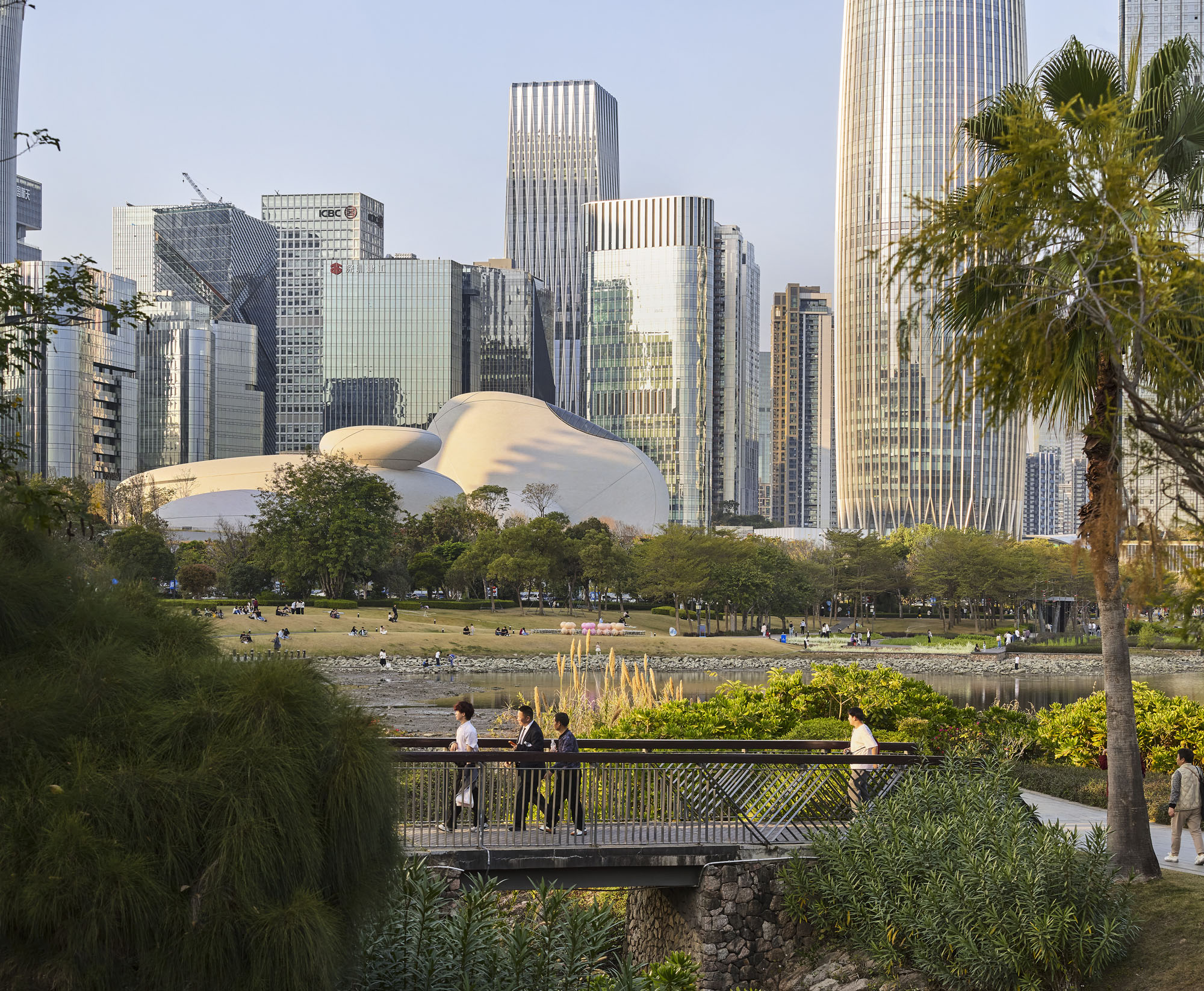〈深圳湾文化広場(Shenzhen Bay Culture Square)〉MADアーキテクツ