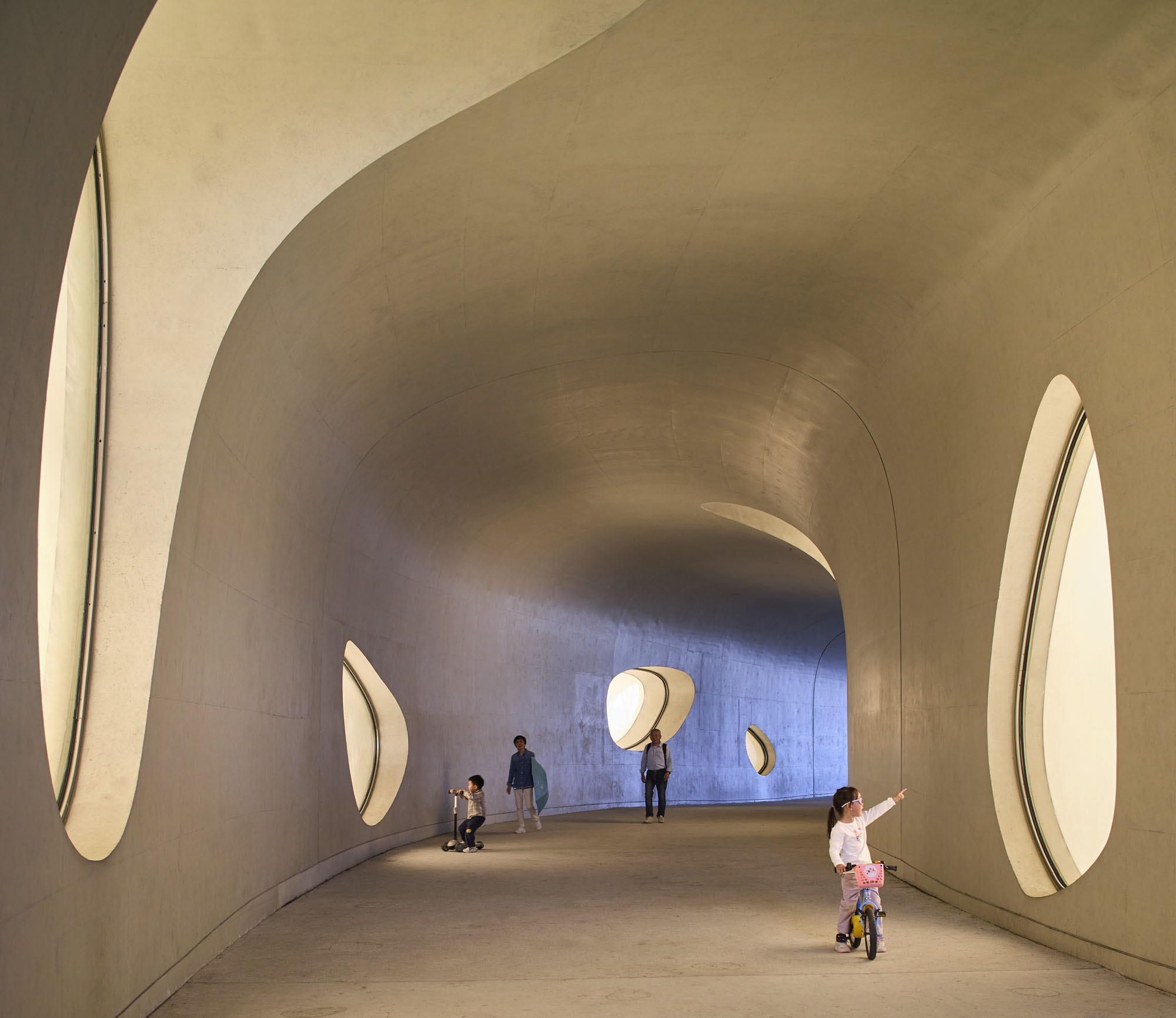 〈深圳湾文化広場(Shenzhen Bay Culture Square)〉MADアーキテクツ