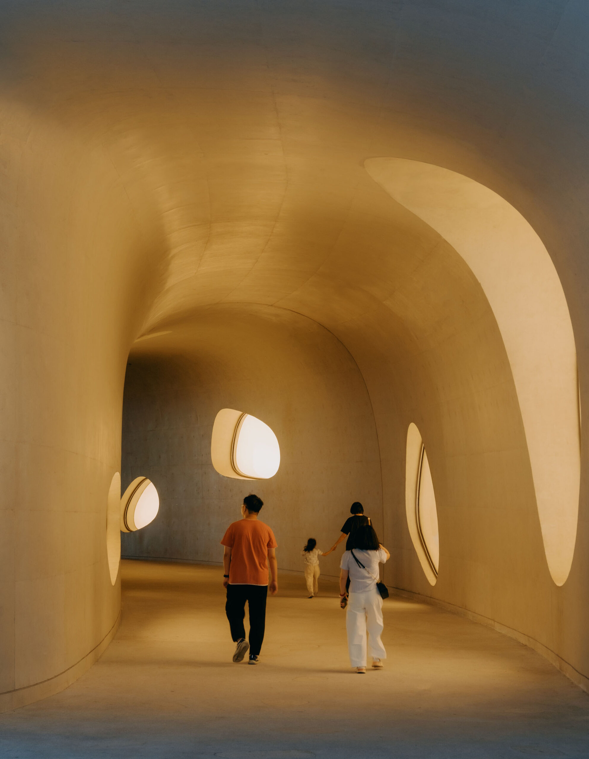 〈深圳湾文化広場(Shenzhen Bay Culture Square)〉MADアーキテクツ