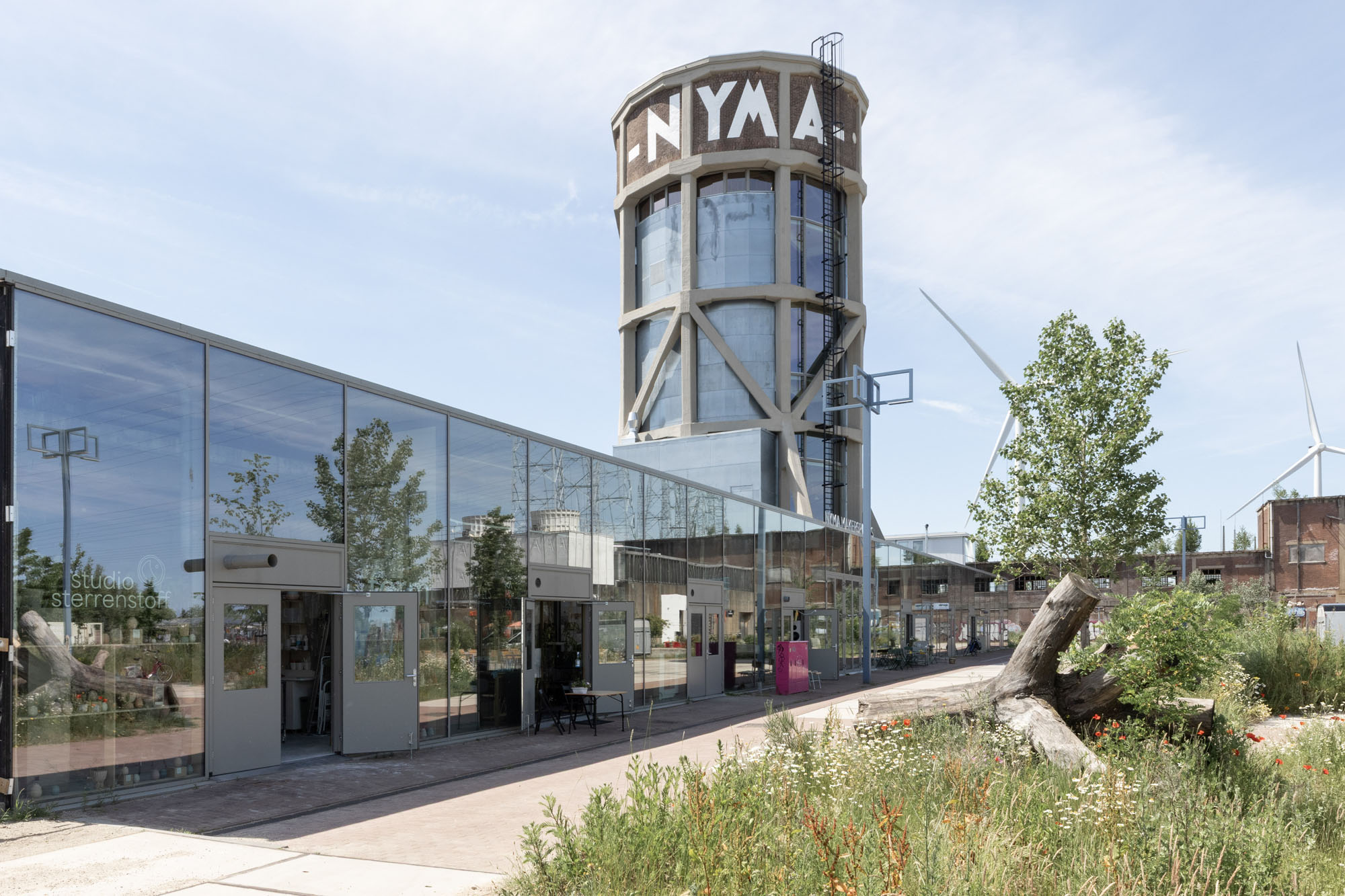 〈NYMA給水塔（NYMA Water Tower）〉エーク・エン・デッケルス（Eek en Dekkers）