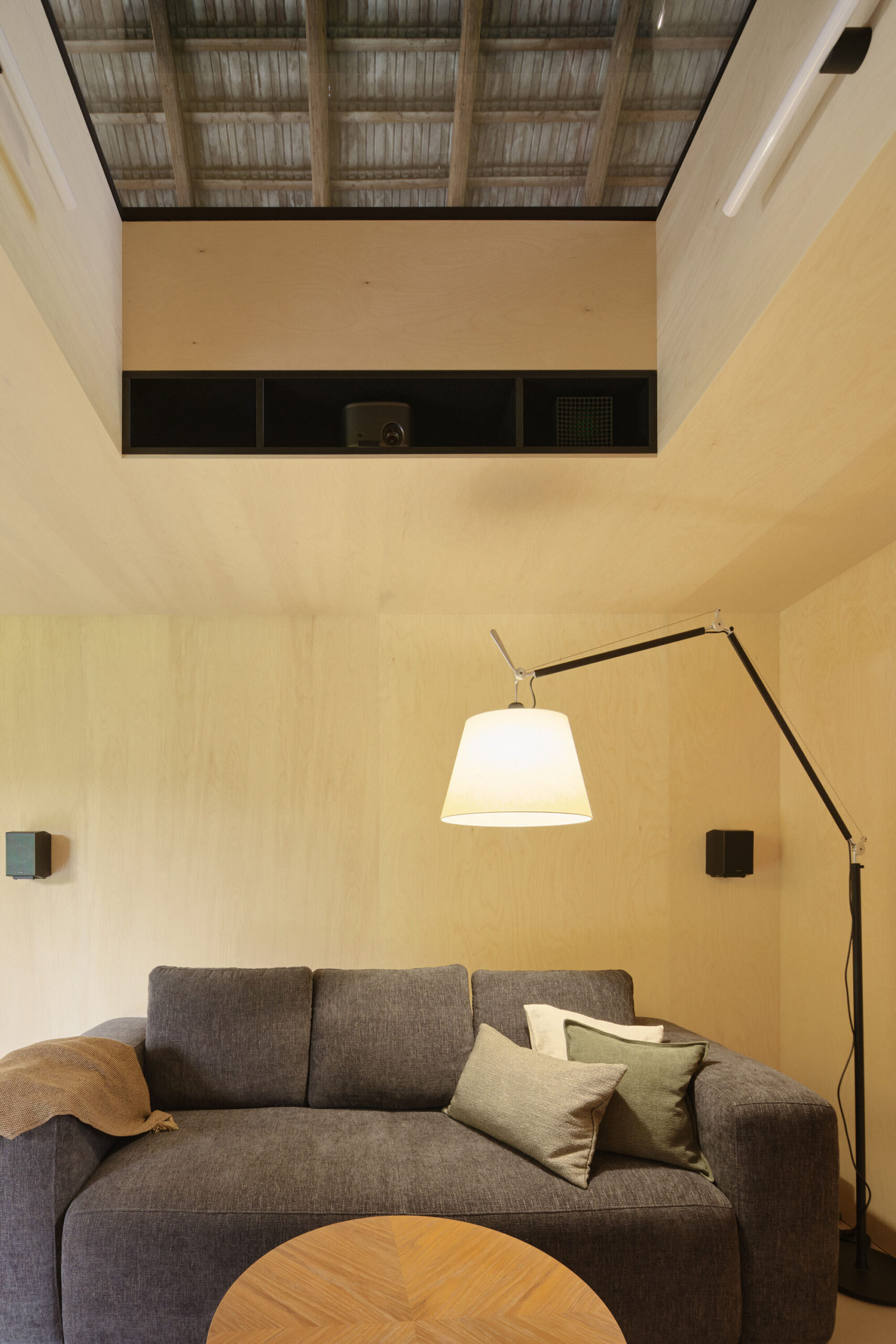 〈The Box in the Barn〉Facha architekti