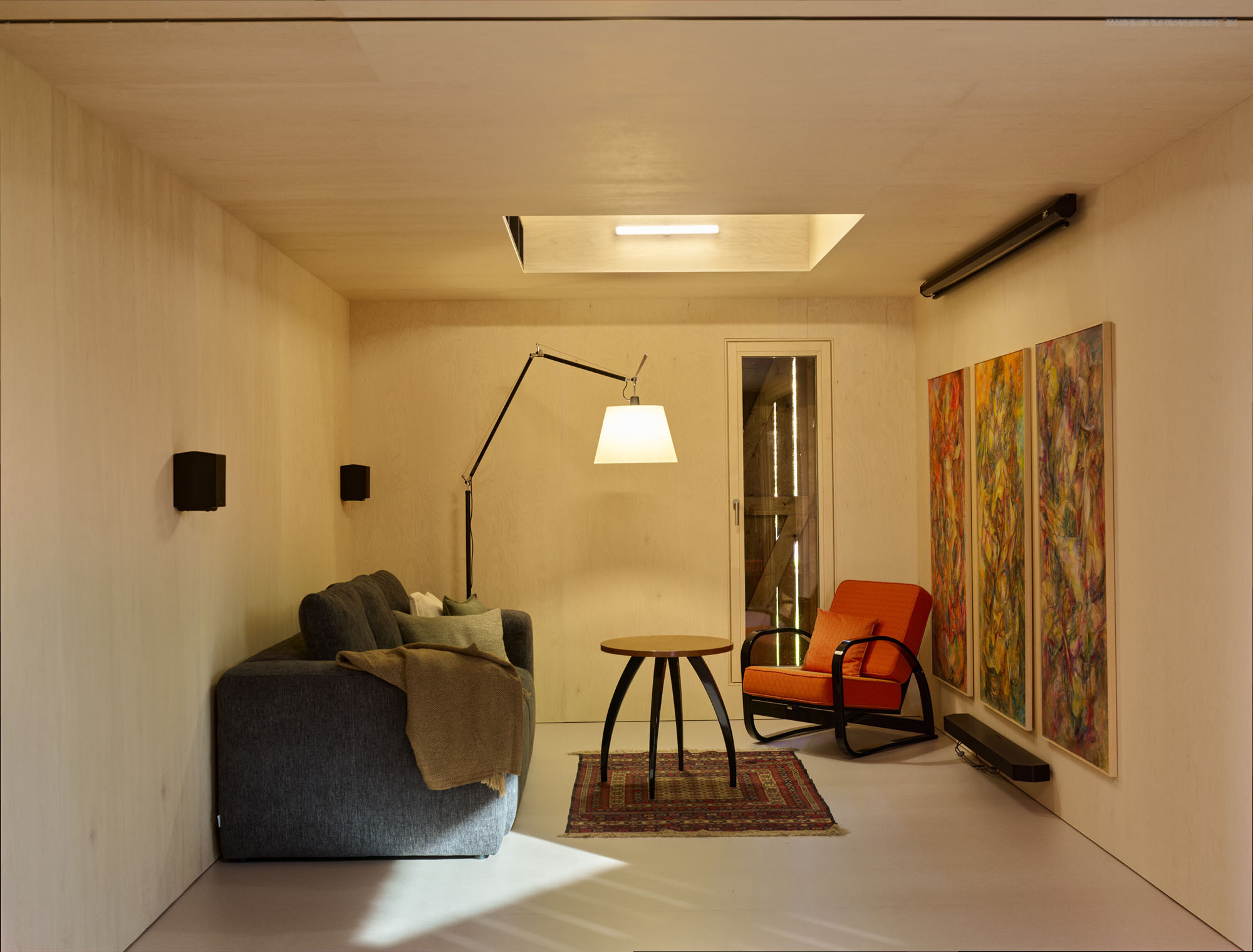 〈The Box in the Barn〉Facha architekti