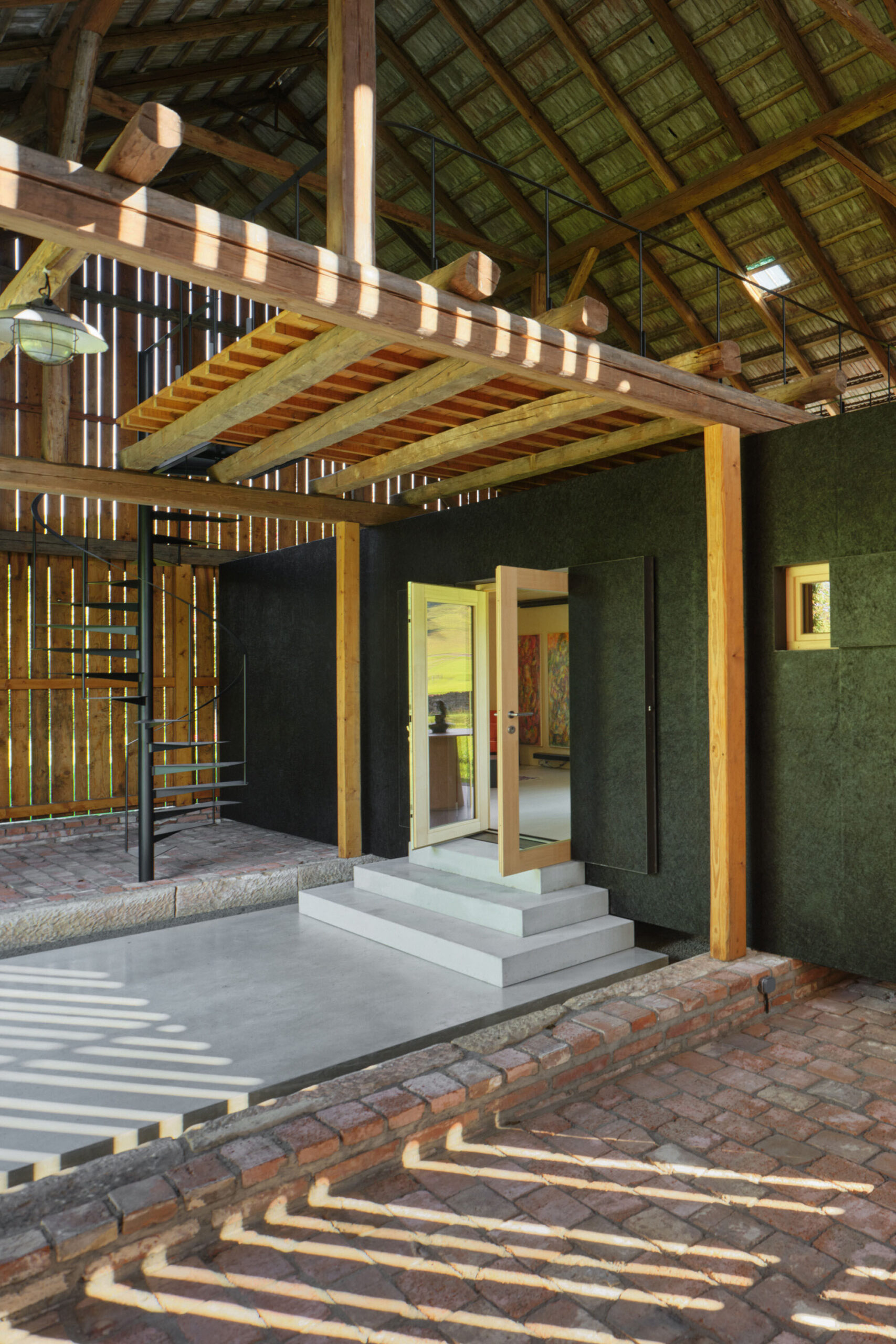 〈The Box in the Barn〉Facha architekti