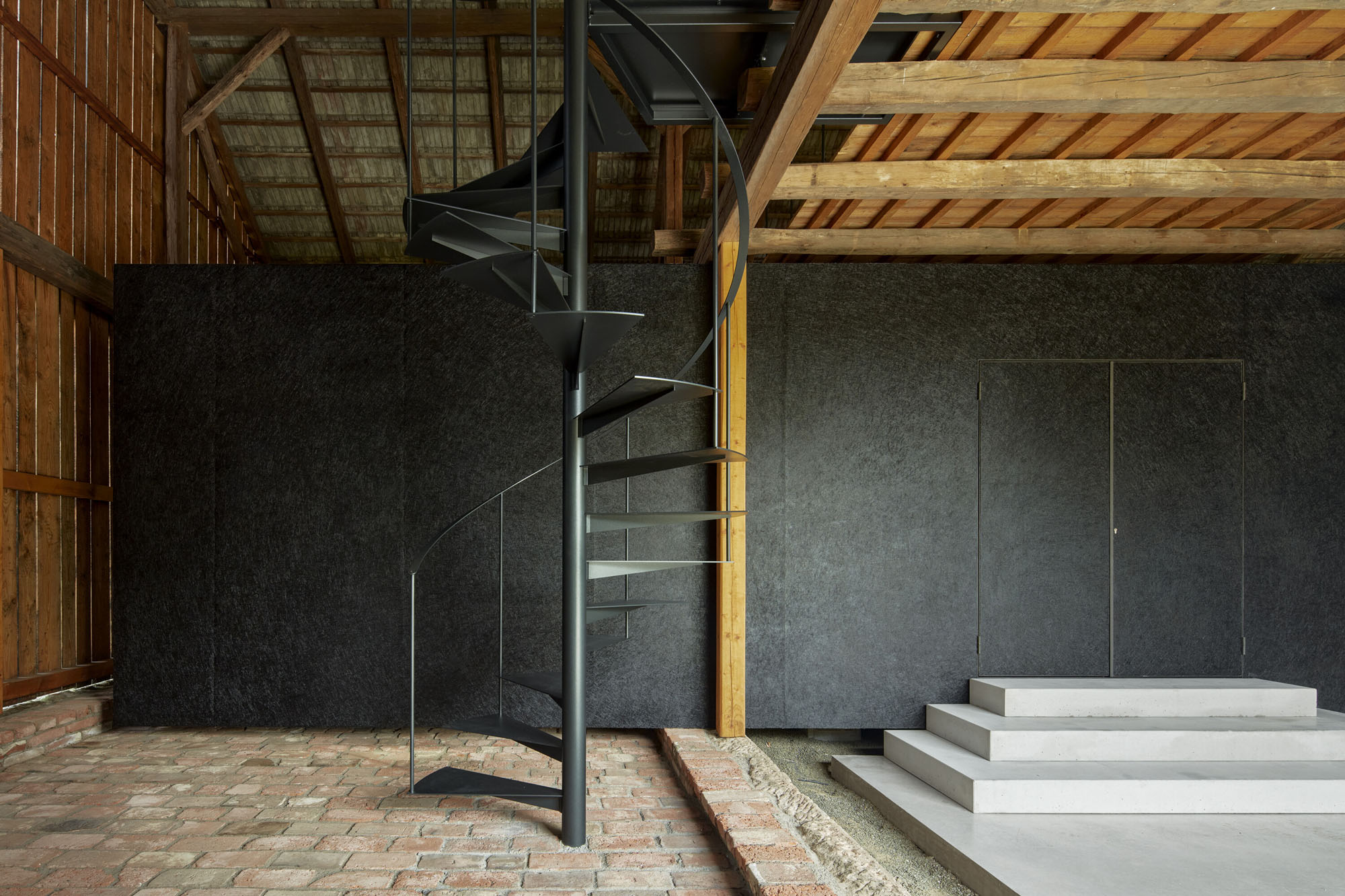 〈The Box in the Barn〉Facha architekti