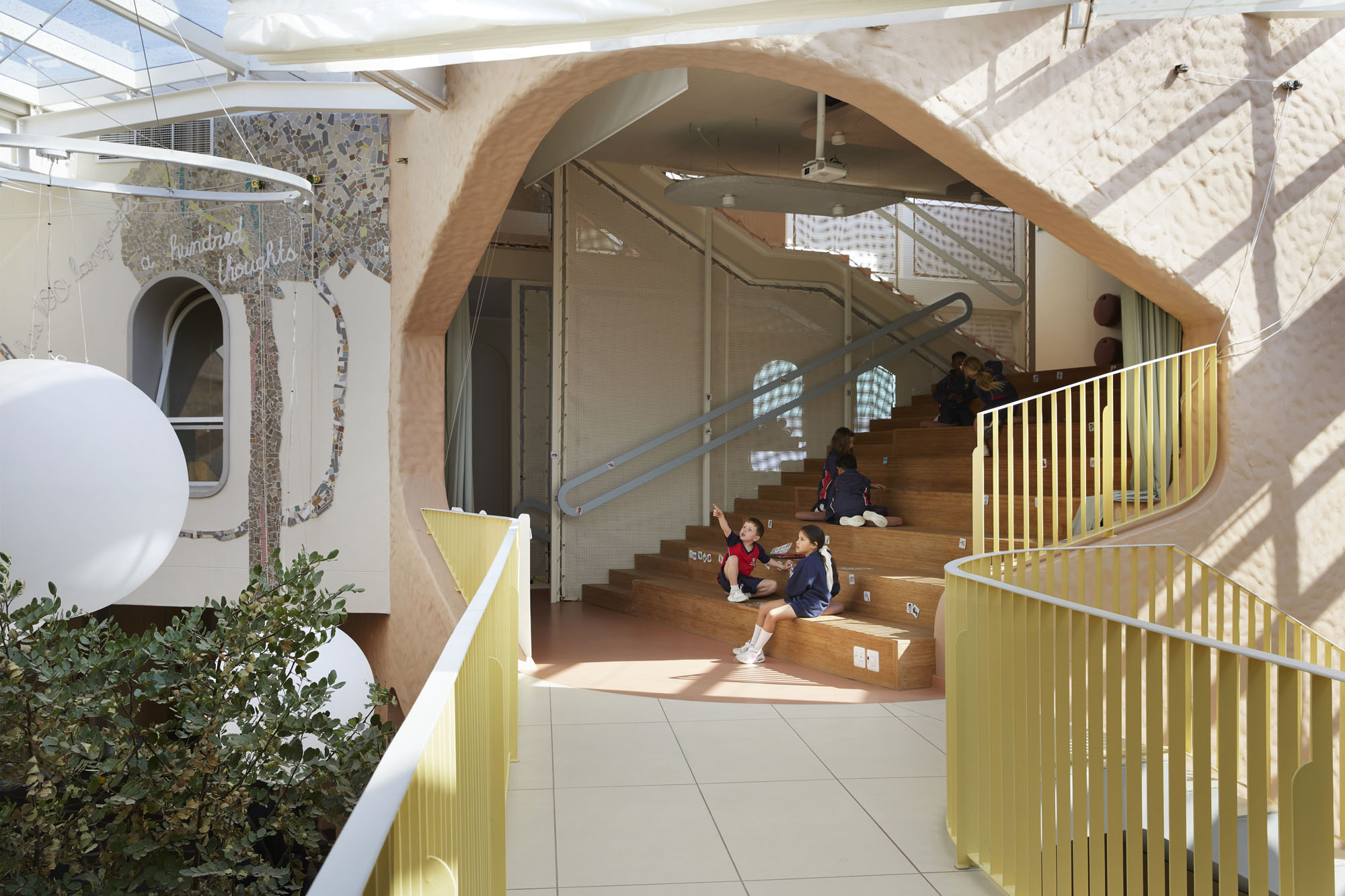〈レッドヒル・アーリー・ラーニング・センター(Redhill Early Learning Centre)〉フーボ・スタジオ(Hubo Studio)