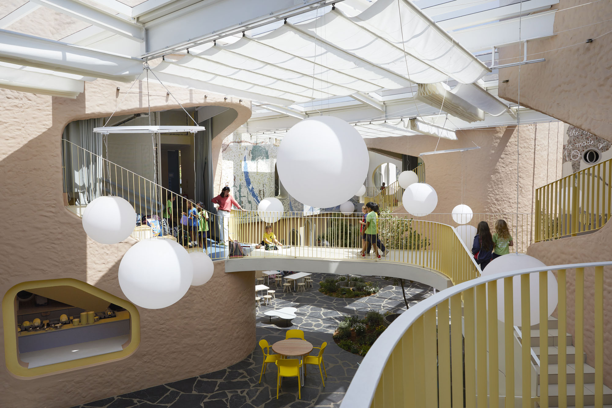 〈レッドヒル・アーリー・ラーニング・センター(Redhill Early Learning Centre)〉フーボ・スタジオ(Hubo Studio)