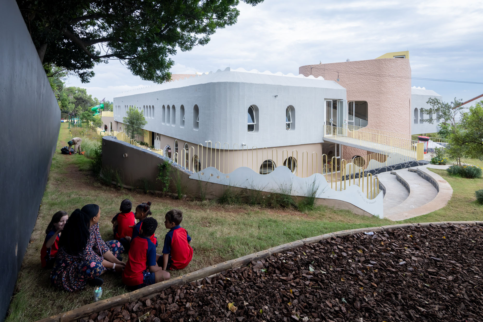 〈レッドヒル・アーリー・ラーニング・センター(Redhill Early Learning Centre)〉フーボ・スタジオ(Hubo Studio)