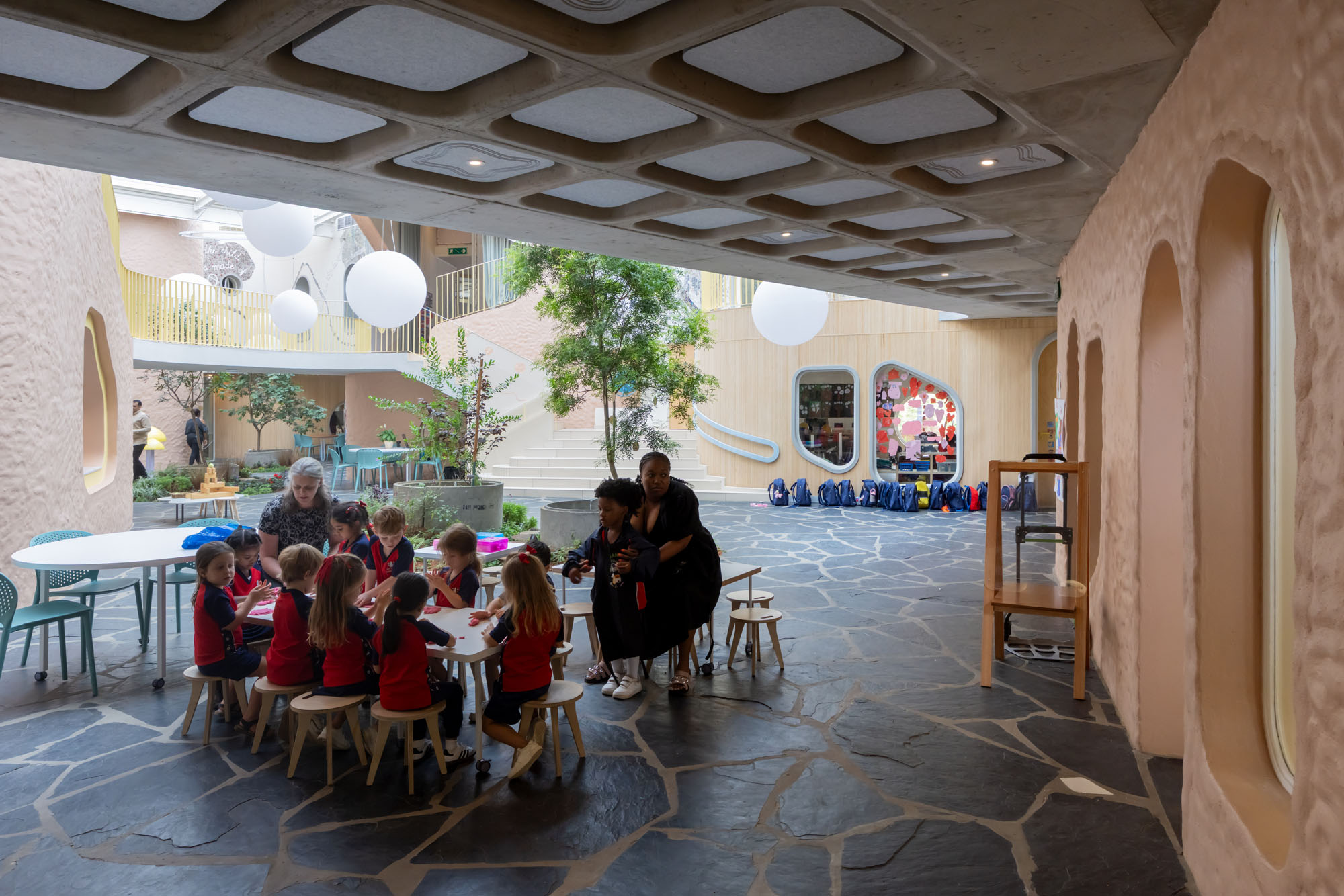 〈レッドヒル・アーリー・ラーニング・センター(Redhill Early Learning Centre)〉フーボ・スタジオ(Hubo Studio)
