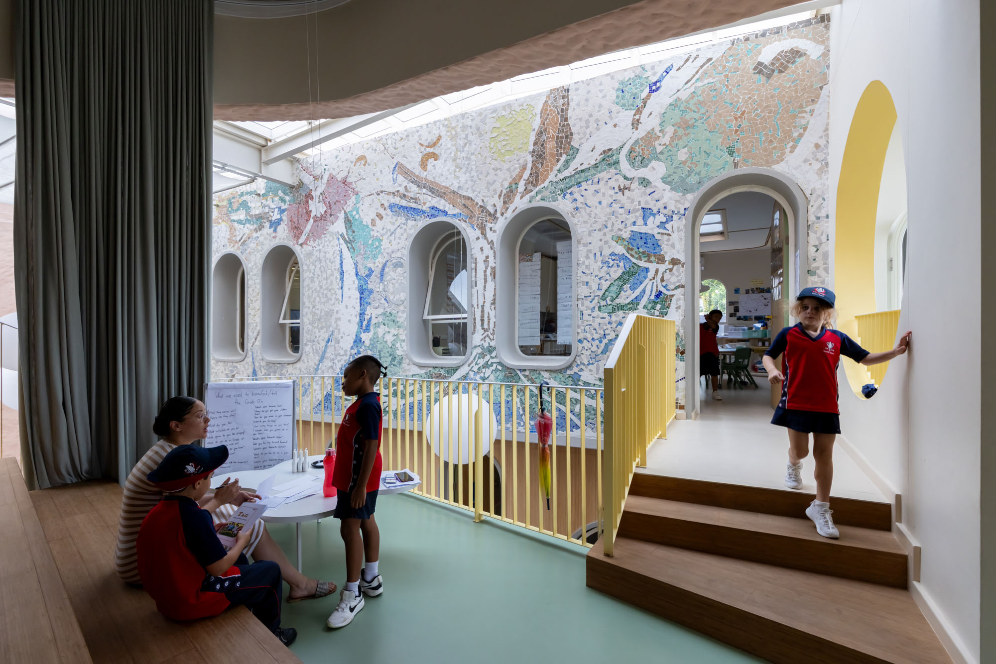〈レッドヒル・アーリー・ラーニング・センター(Redhill Early Learning Centre)〉フーボ・スタジオ(Hubo Studio)