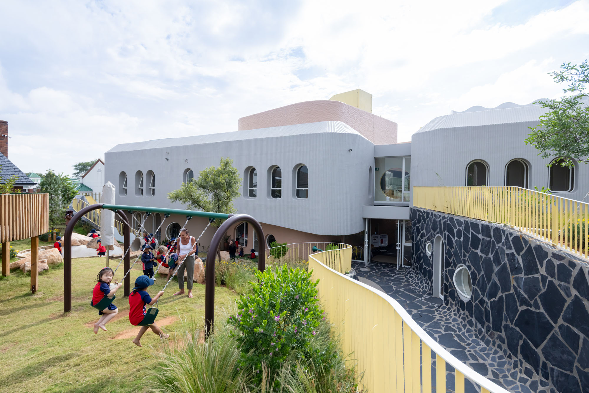 〈レッドヒル・アーリー・ラーニング・センター(Redhill Early Learning Centre)〉フーボ・スタジオ(Hubo Studio)