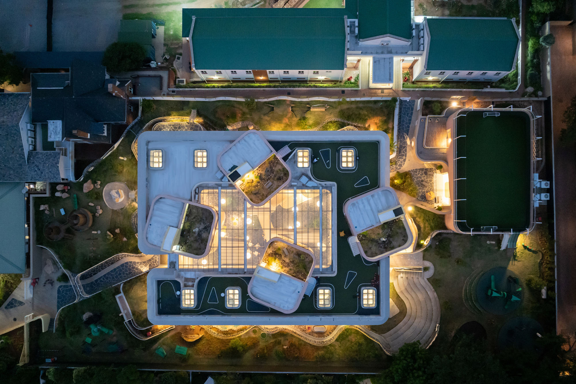 〈レッドヒル・アーリー・ラーニング・センター(Redhill Early Learning Centre)〉フーボ・スタジオ(Hubo Studio)