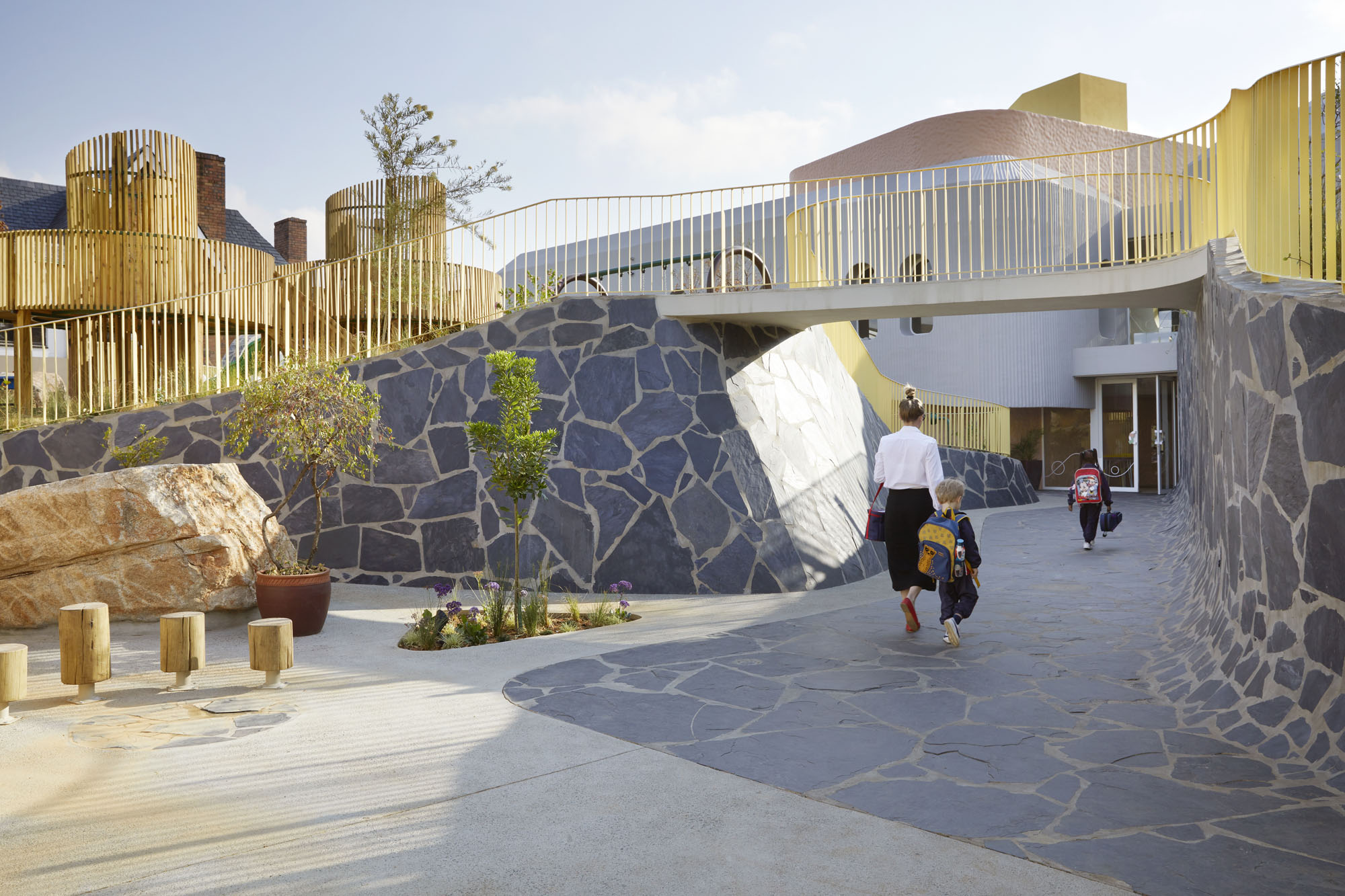 〈レッドヒル・アーリー・ラーニング・センター(Redhill Early Learning Centre)〉フーボ・スタジオ(Hubo Studio)