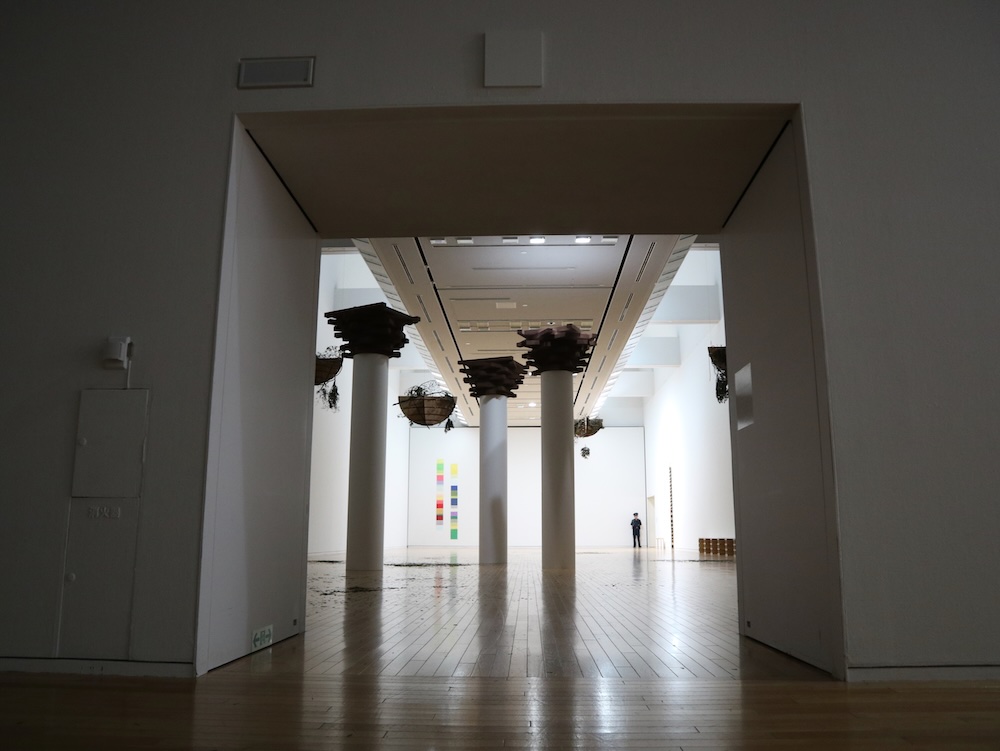 ［Report&Interview］注目の2人展、東京オペラシティ アートギャラリー企画展「ほぼ、空：青木淳 ＋ リチャード・タトル」会場レポート＆インタビュー
