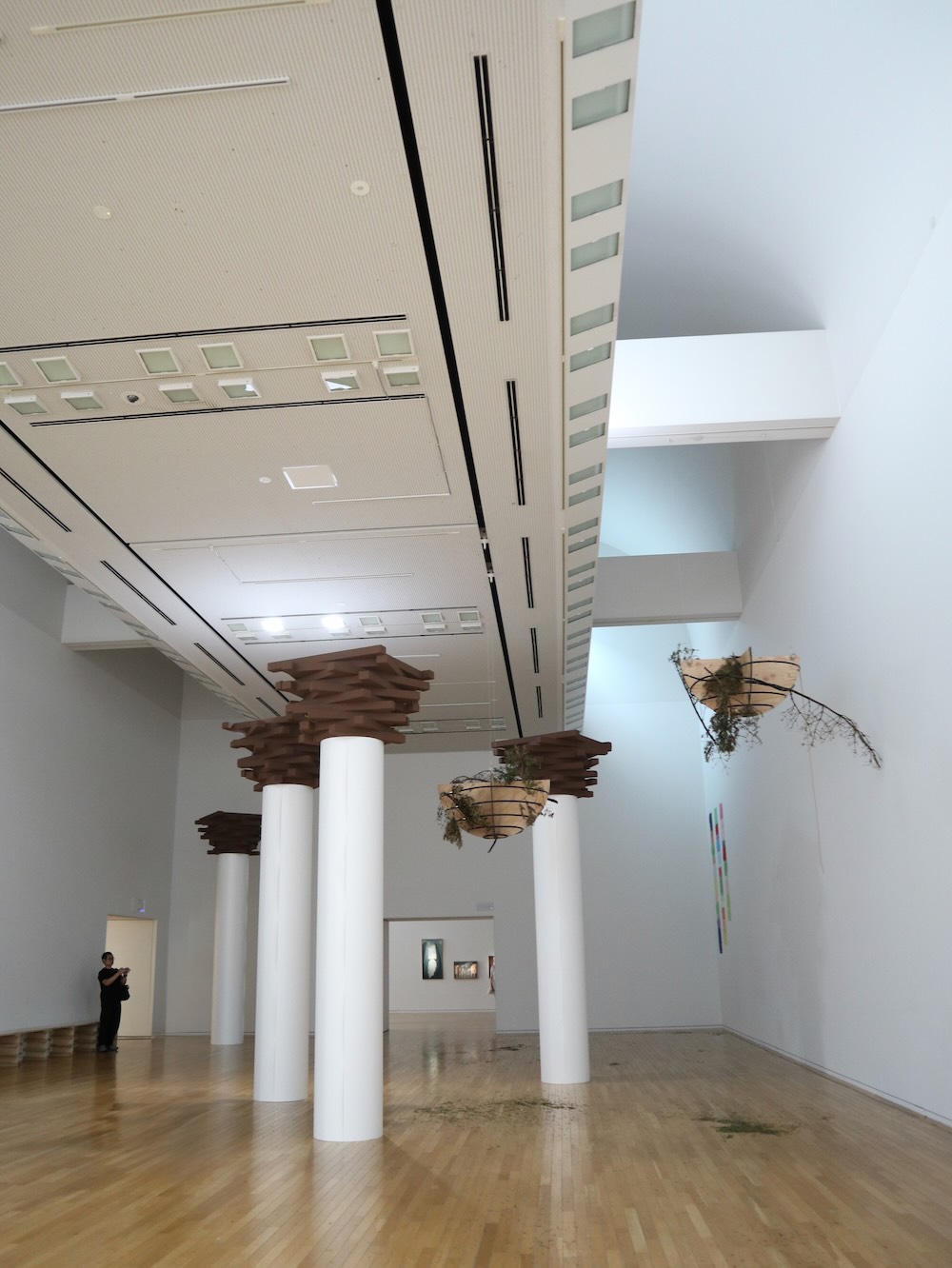 東京オペラシティ アートギャラリー「ほぼ、空：青木淳 ＋ リチャード・タトル」会場写真