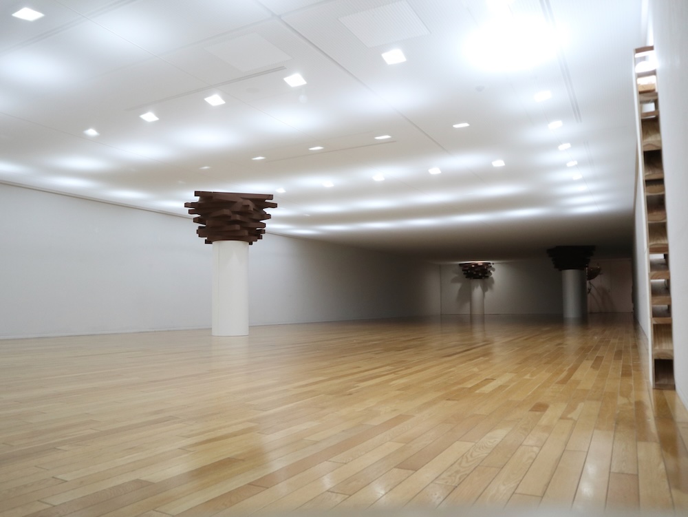 東京オペラシティ アートギャラリー「ほぼ、空：青木淳 ＋ リチャード・タトル」会場写真