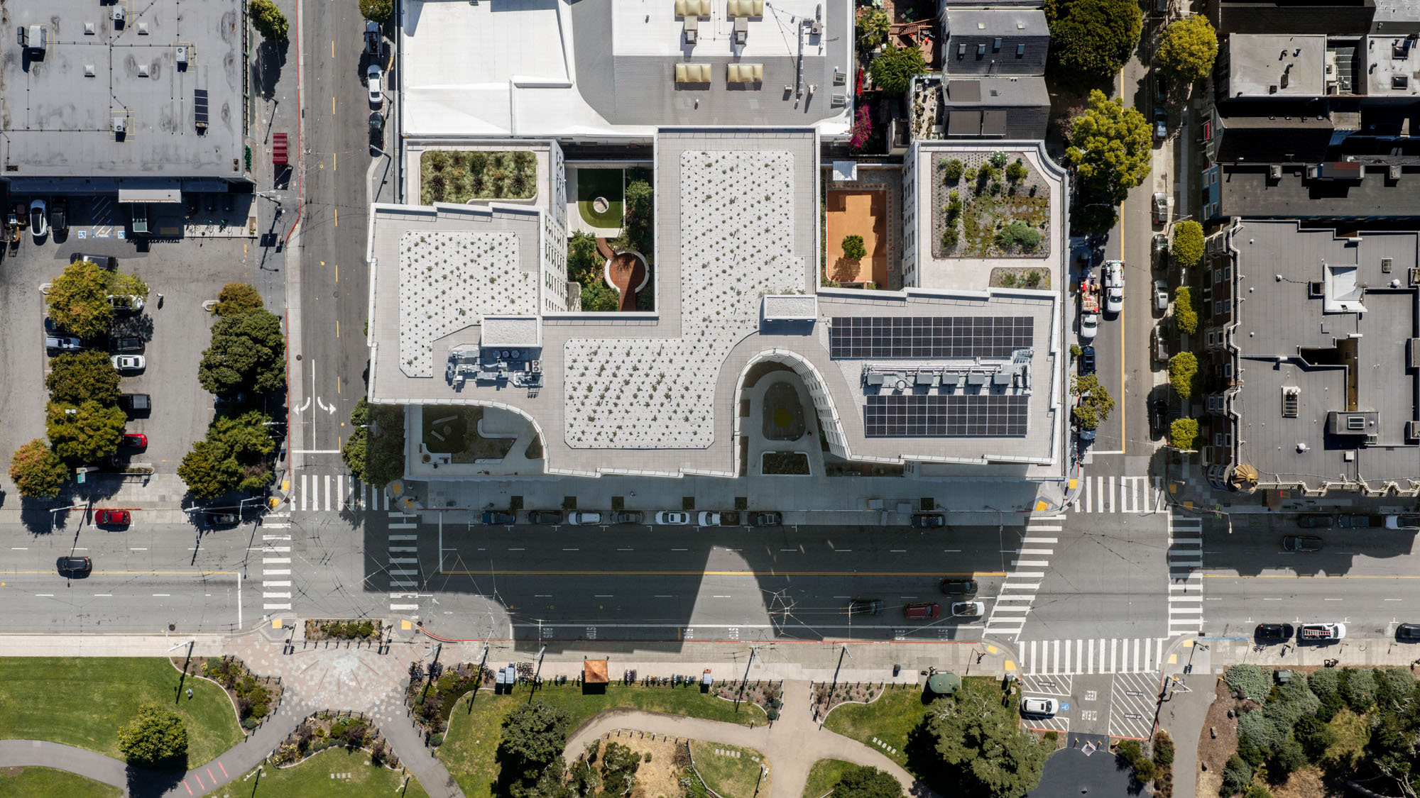 〈730 スタニアン（730 Stanyan）〉OMA、Y.A. studio