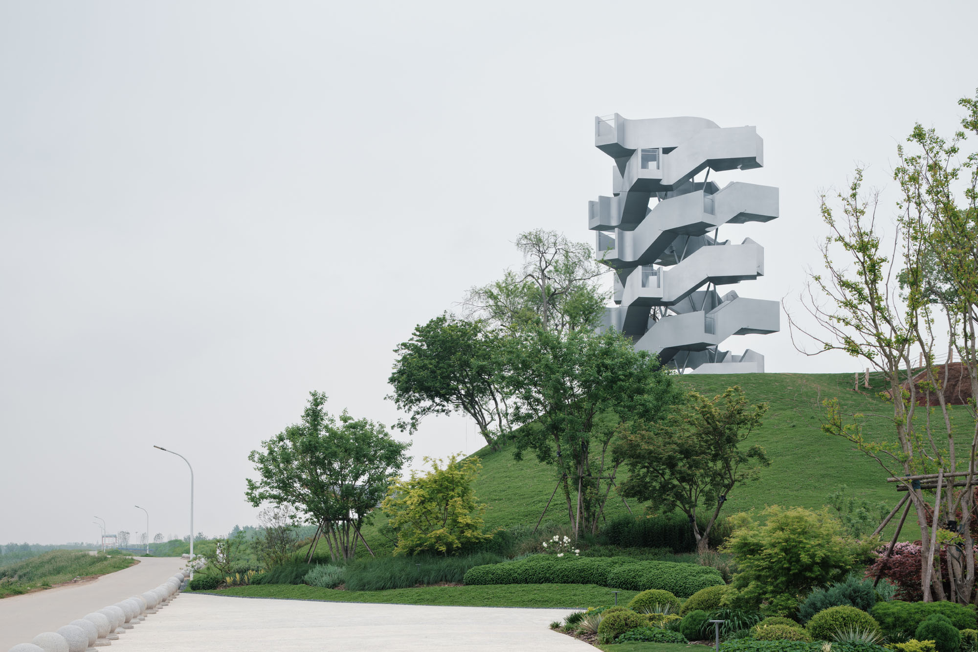 〈陳湖渡り鳥観察塔（Chenhu Migratory Bird Observation Tower）〉相南建築事務所（Xiang Architects）