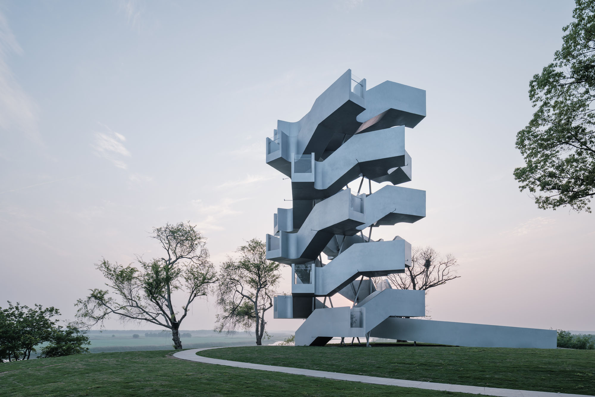 〈陳湖渡り鳥観察塔（Chenhu Migratory Bird Observation Tower）〉相南建築事務所（Xiang Architects）