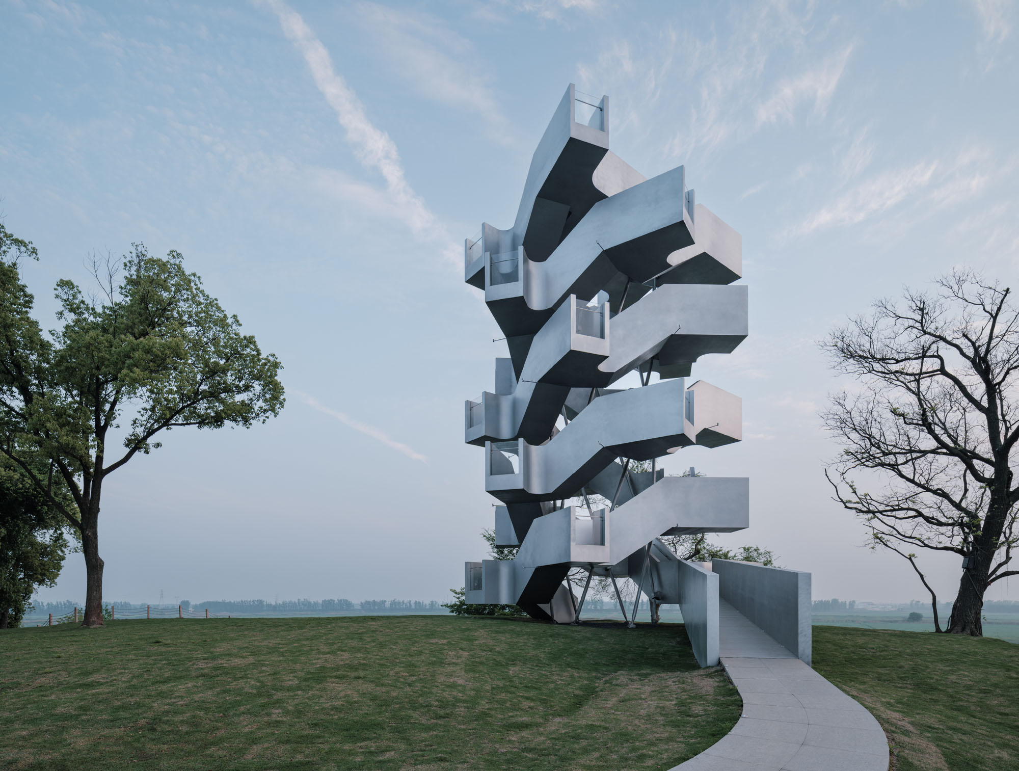 〈陳湖渡り鳥観察塔（Chenhu Migratory Bird Observation Tower）〉相南建築事務所（Xiang Architects）