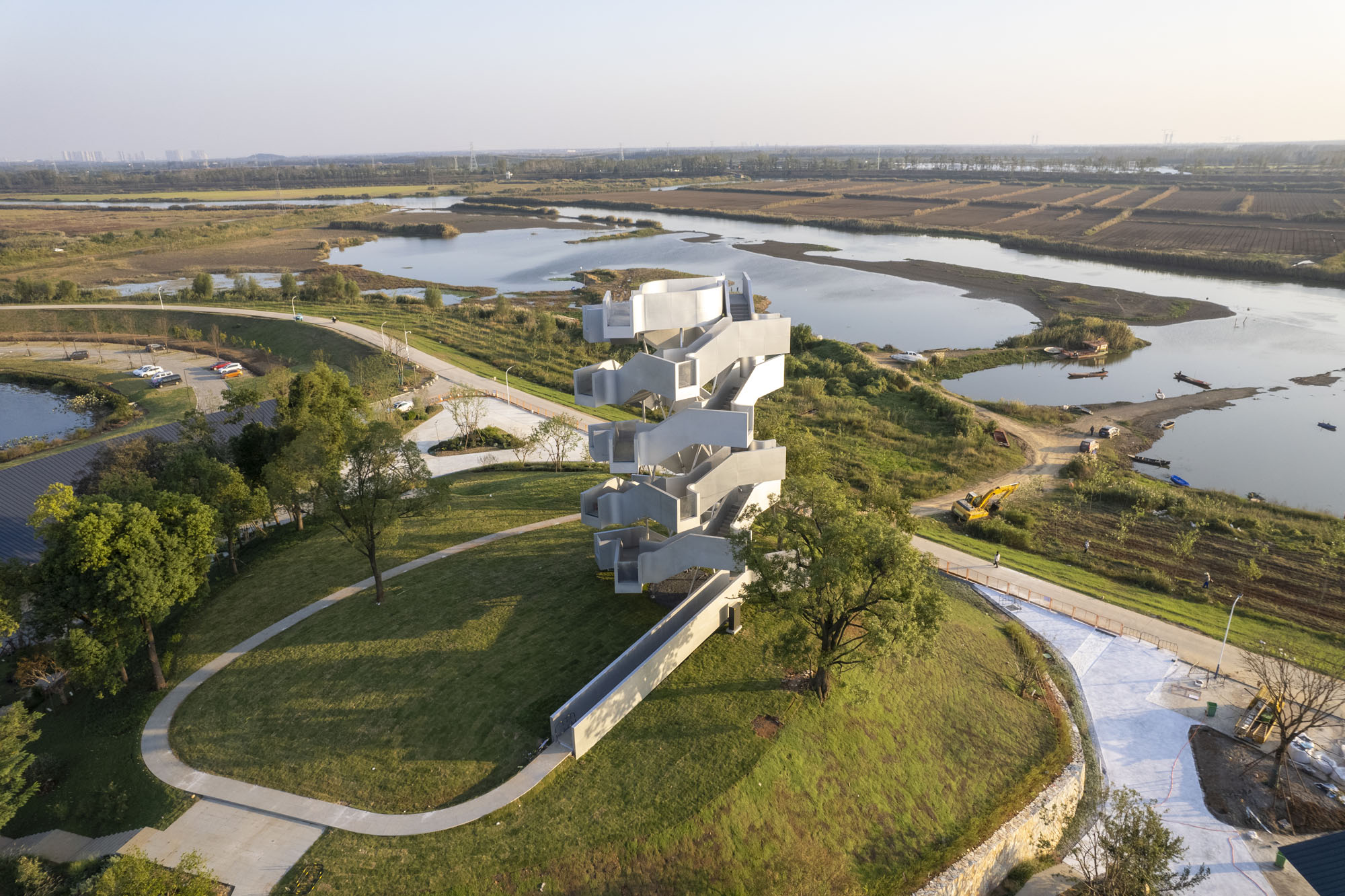 〈陳湖渡り鳥観察塔（Chenhu Migratory Bird Observation Tower）〉相南建築事務所（Xiang Architects）