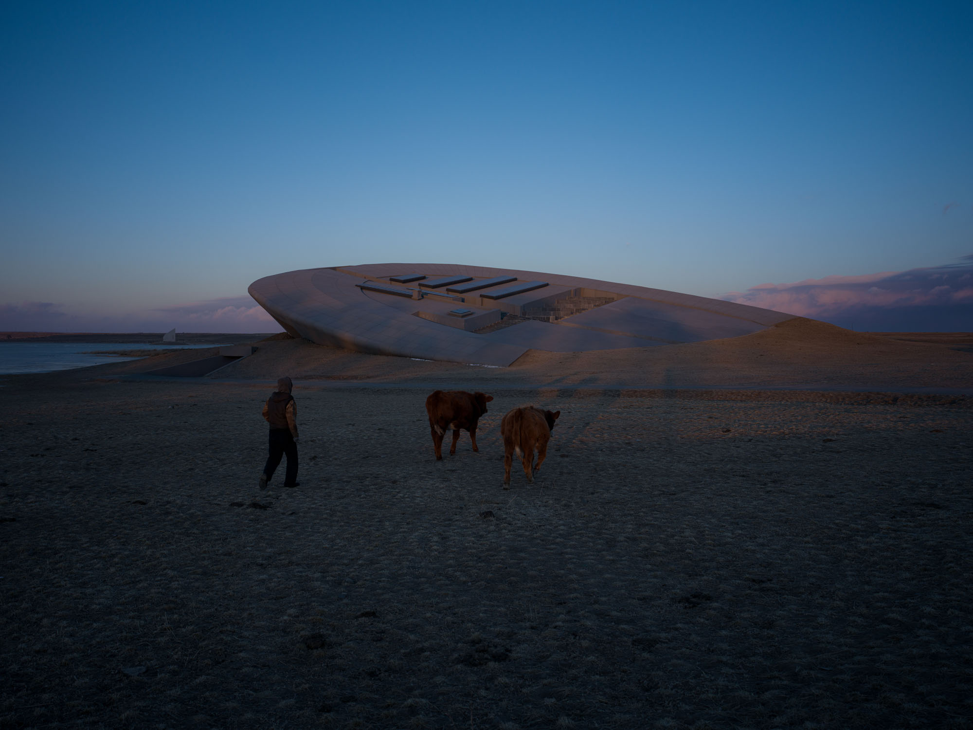 〈プレーリー・アーク（Prairie Ark）〉〈ノマド・ビーコン・タワー（Nomads' Beacon Tower）〉BUZZ（Büro Ziyu Zhuang）