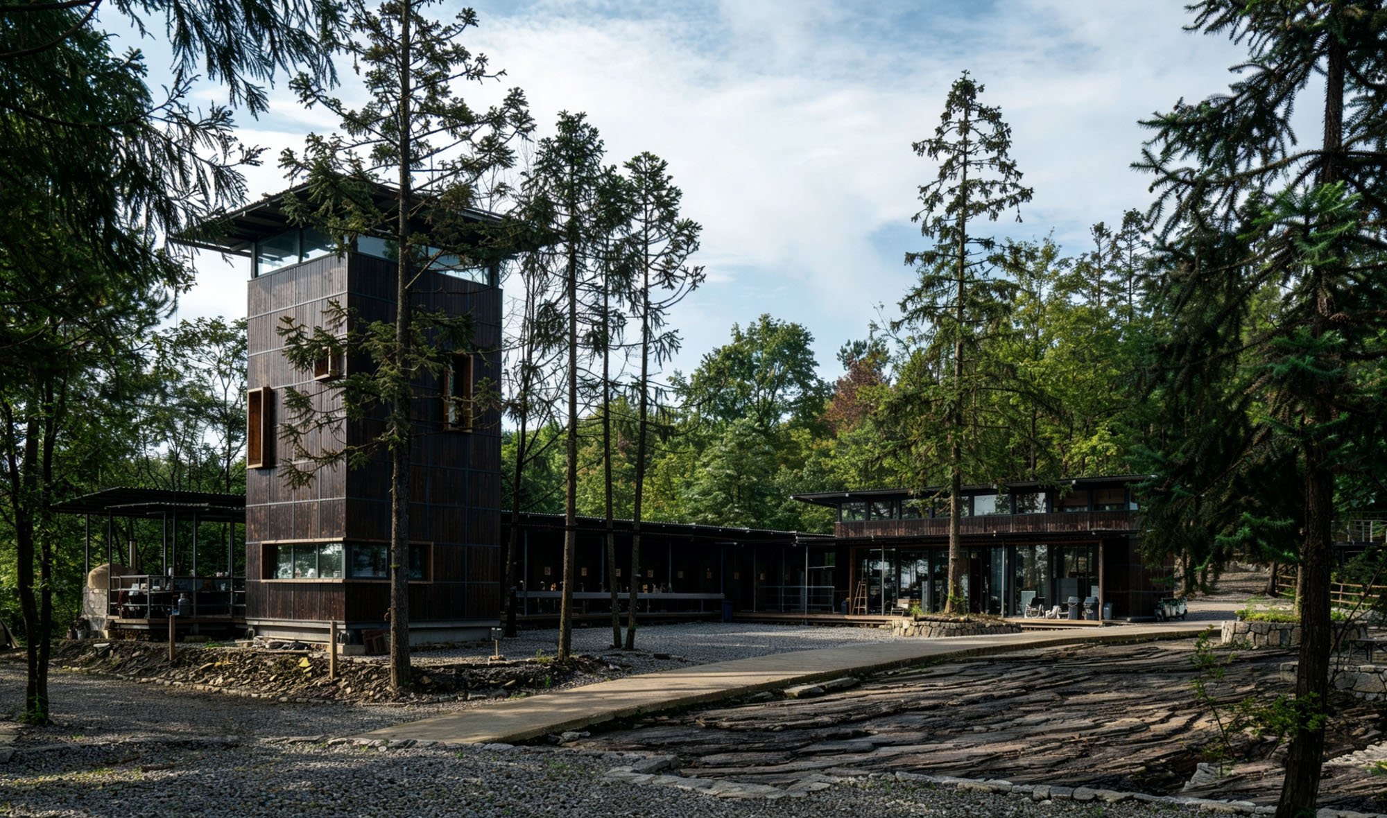 〈黄蜂岩キャンプ場ビジターセンター(Visitor Center of Huangfengyan Camping Park)〉象界設計機構(XJ DesignAgency)