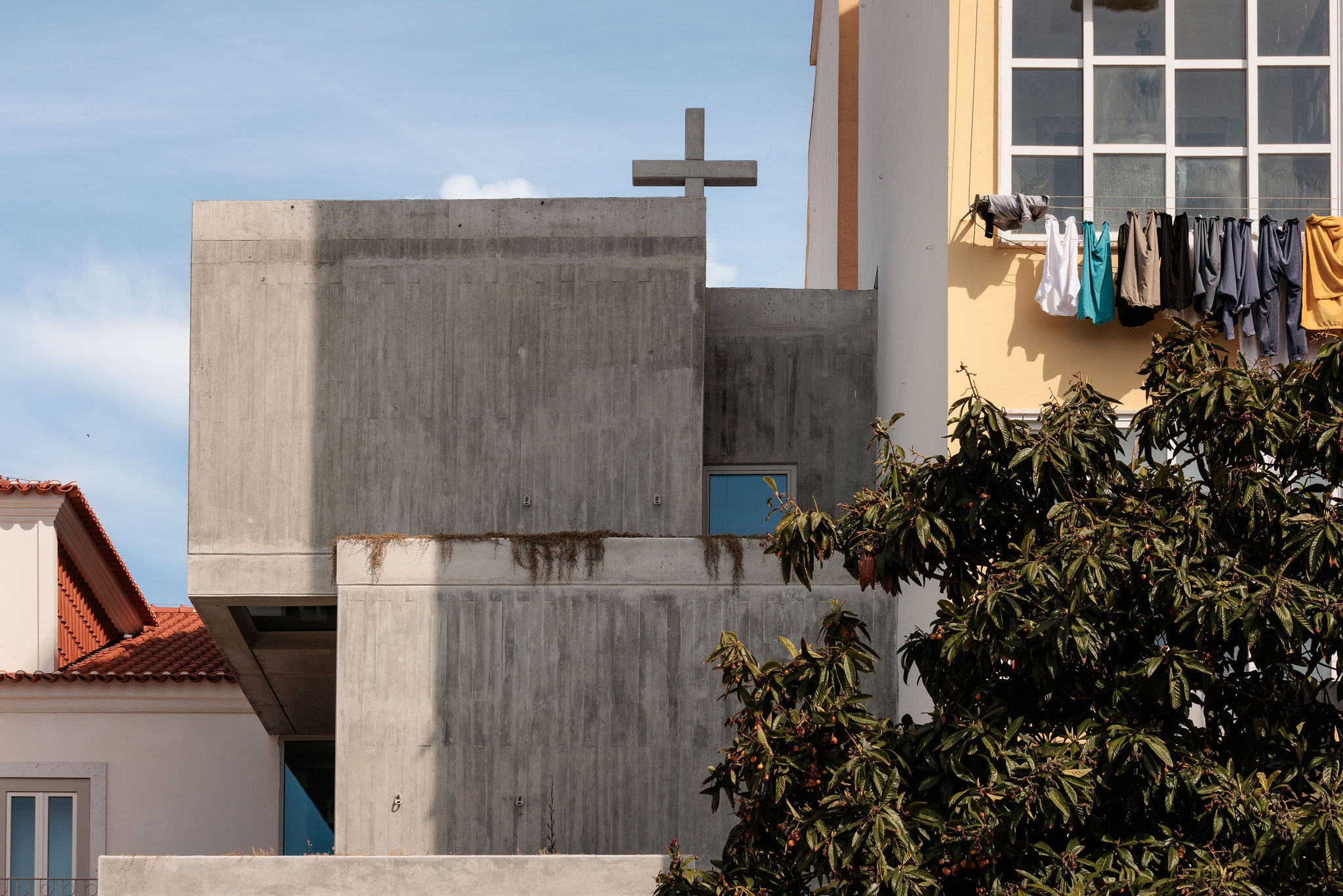 〈サンタ・マリア・カレッジ（Colégio de Santa Maria）〉アントニオ・コスタ・リマ・アーキテクツ（António Costa Lima Arquitectos）