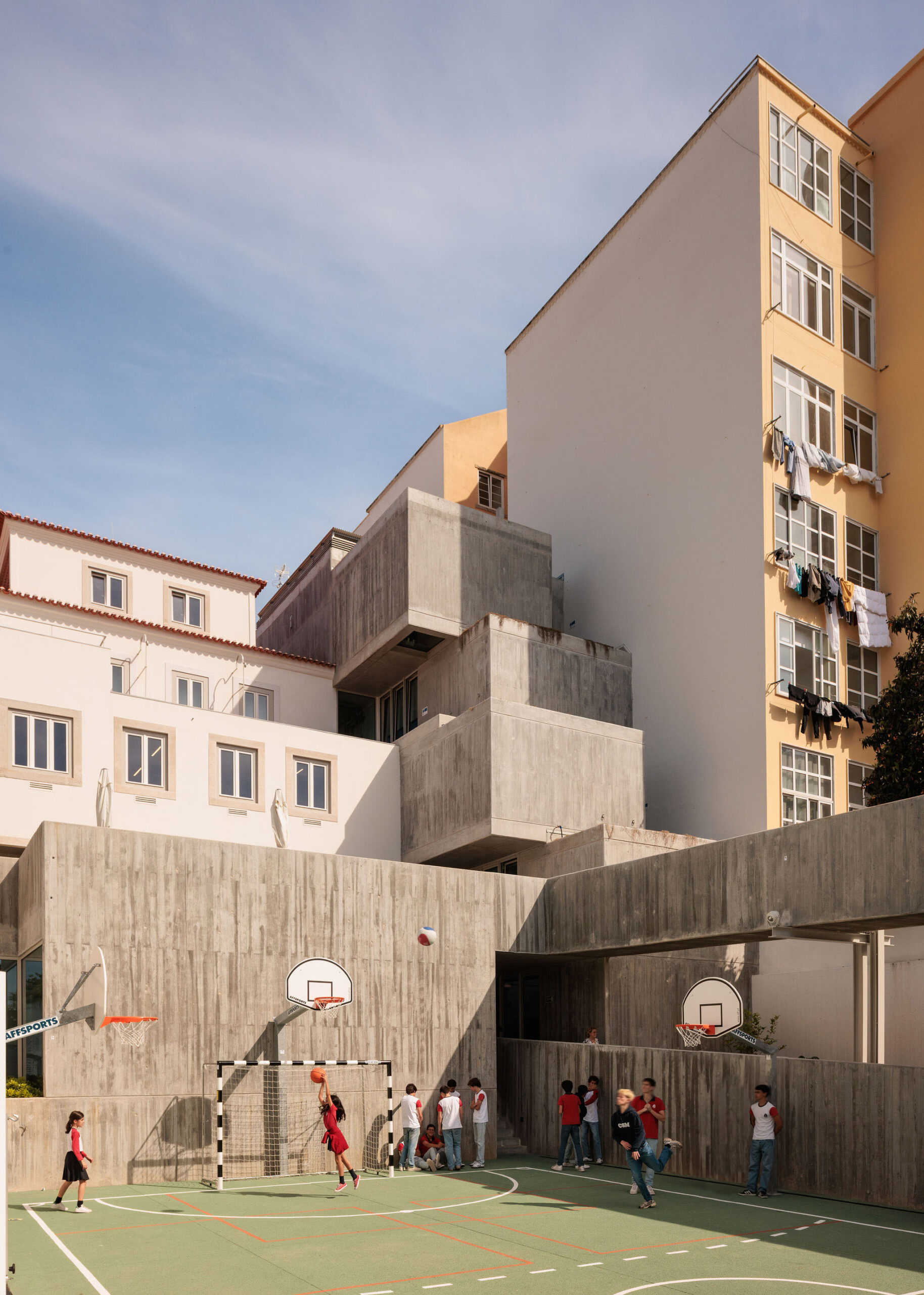 〈サンタ・マリア・カレッジ（Colégio de Santa Maria）〉アントニオ・コスタ・リマ・アーキテクツ（António Costa Lima Arquitectos）