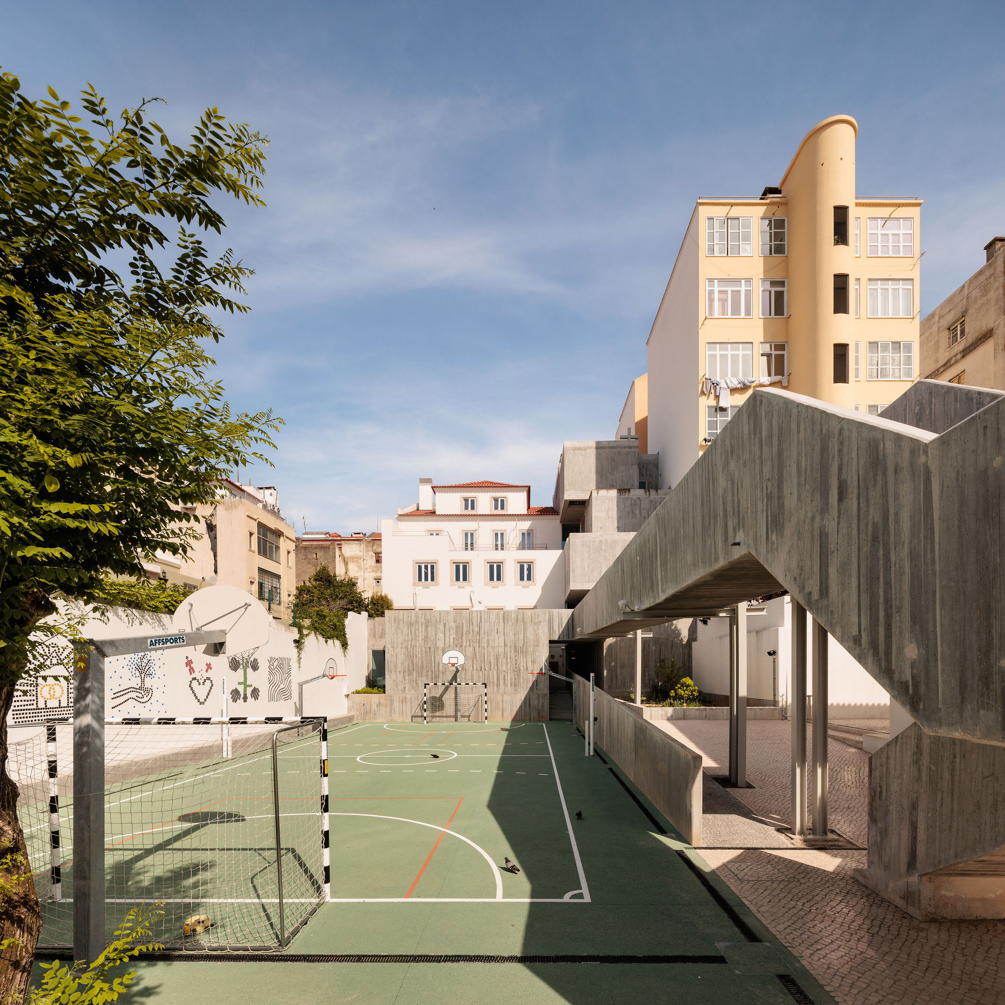 〈サンタ・マリア・カレッジ（Colégio de Santa Maria）〉アントニオ・コスタ・リマ・アーキテクツ（António Costa Lima Arquitectos）