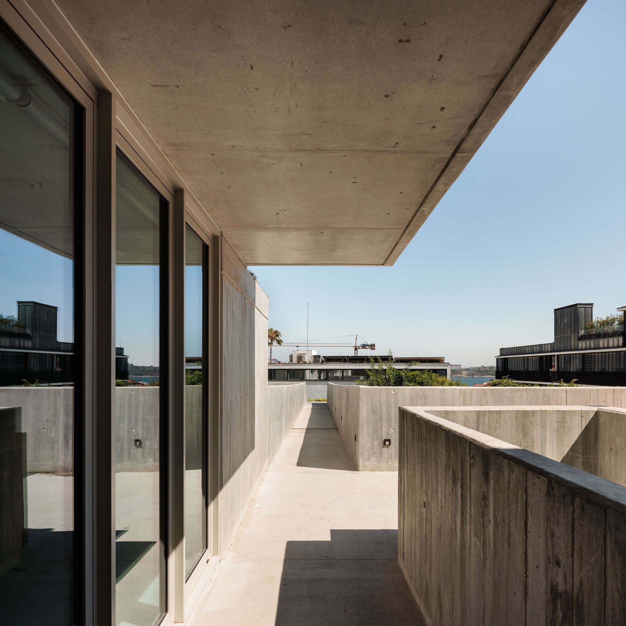 〈サンタ・マリア・カレッジ（Colégio de Santa Maria）〉アントニオ・コスタ・リマ・アーキテクツ（António Costa Lima Arquitectos）