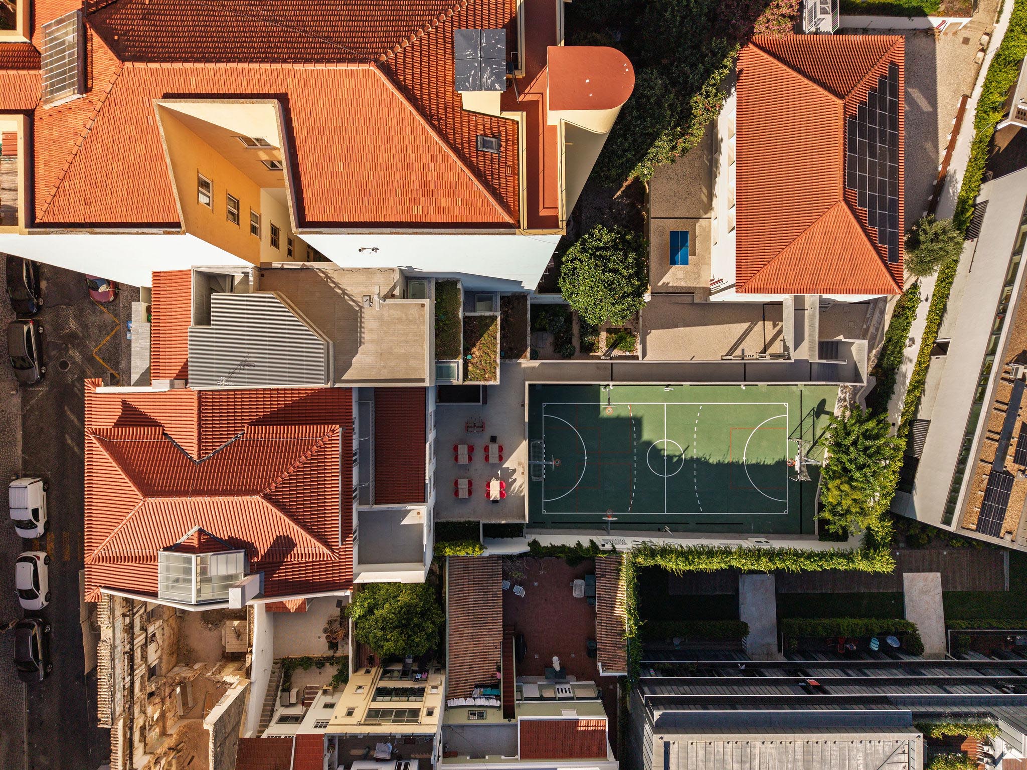 〈サンタ・マリア・カレッジ（Colégio de Santa Maria）〉アントニオ・コスタ・リマ・アーキテクツ（António Costa Lima Arquitectos）