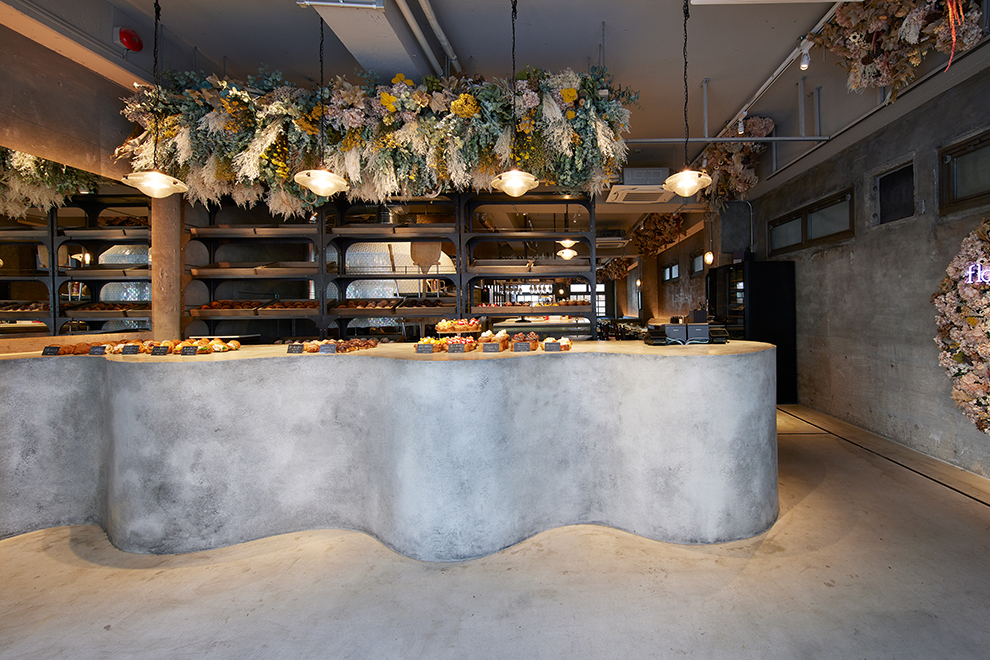〈flour+water NAKAMEGURO〉Photo: Nacasa&Partners