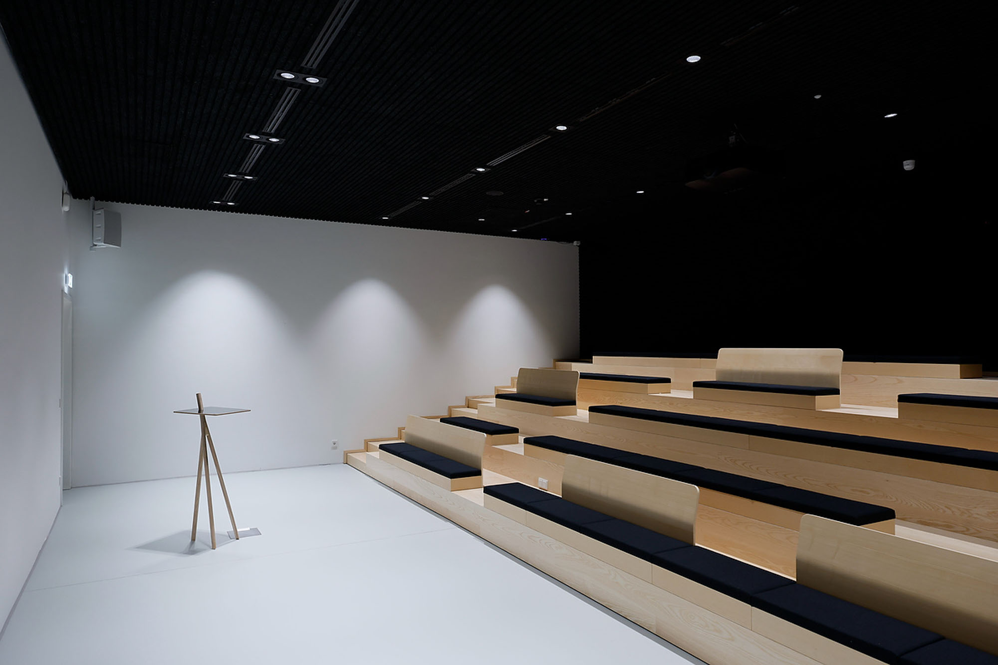 〈VISTAエクスペリエンスセンター(VISTA Exerience Center)〉スタジオMAKS(Studio MAKS)ボリンジャー+グローマン(Bollinger + Grohmann)