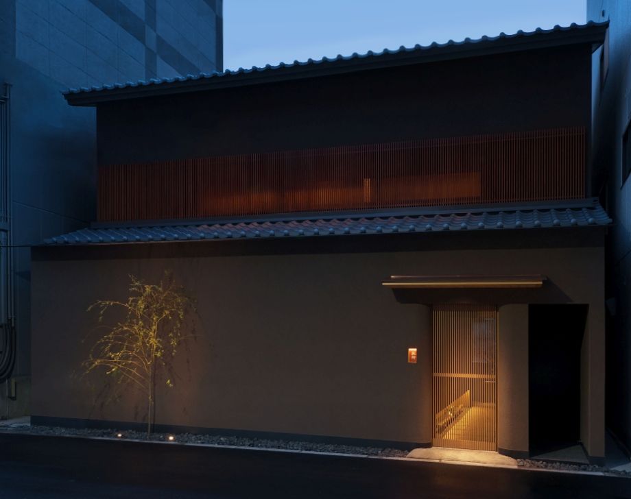 〈弧柳〉Photo: SEIRYO STUDIO