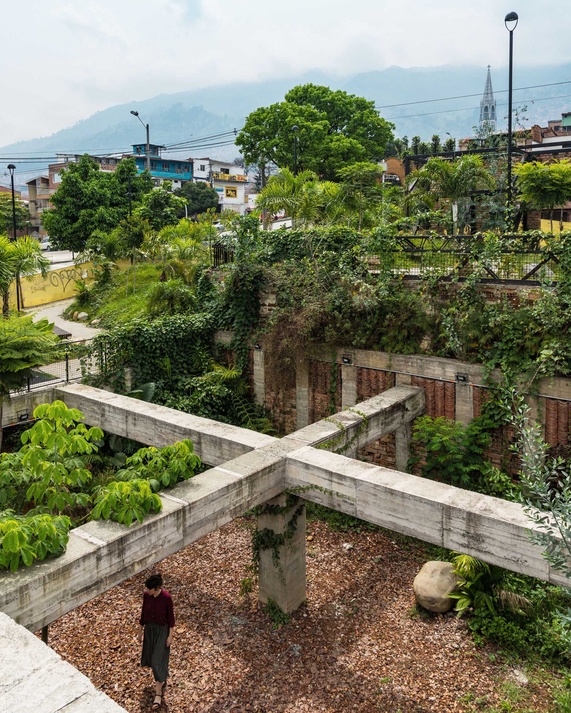 〈プラド地区の公園(Park in the Prado Neighborhood)〉Connatural