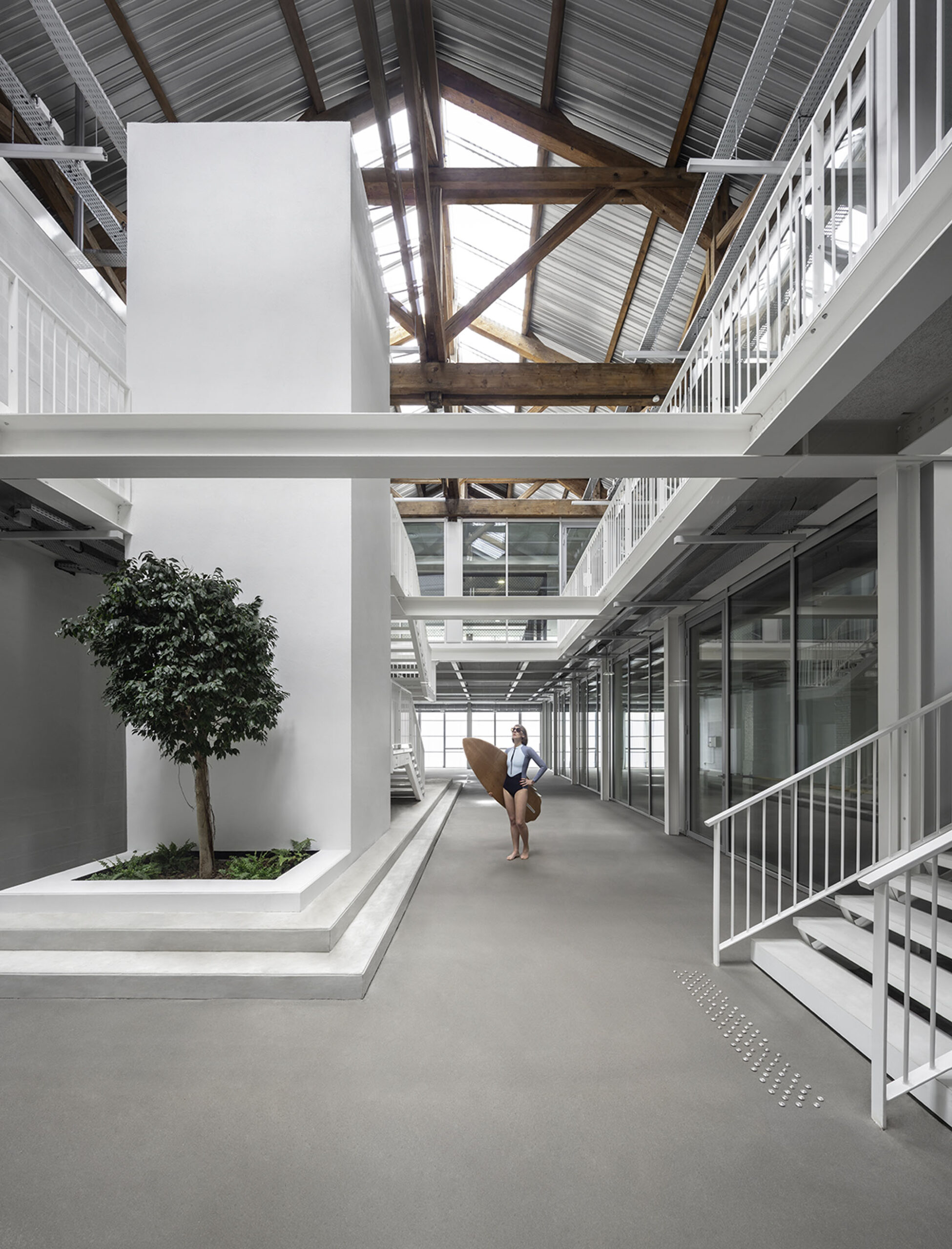 〈USMTビゾー・スポーツセンター（USMT Bizot Sports Center）〉THINK TANK architecture