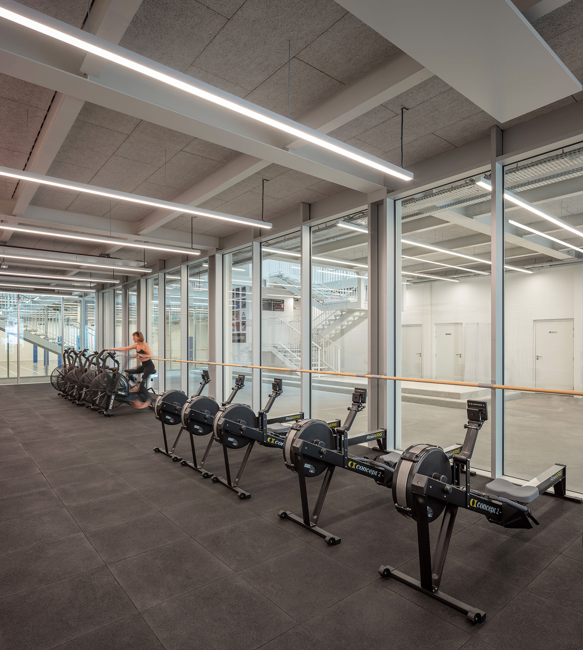 〈USMTビゾー・スポーツセンター（USMT Bizot Sports Center）〉THINK TANK architecture