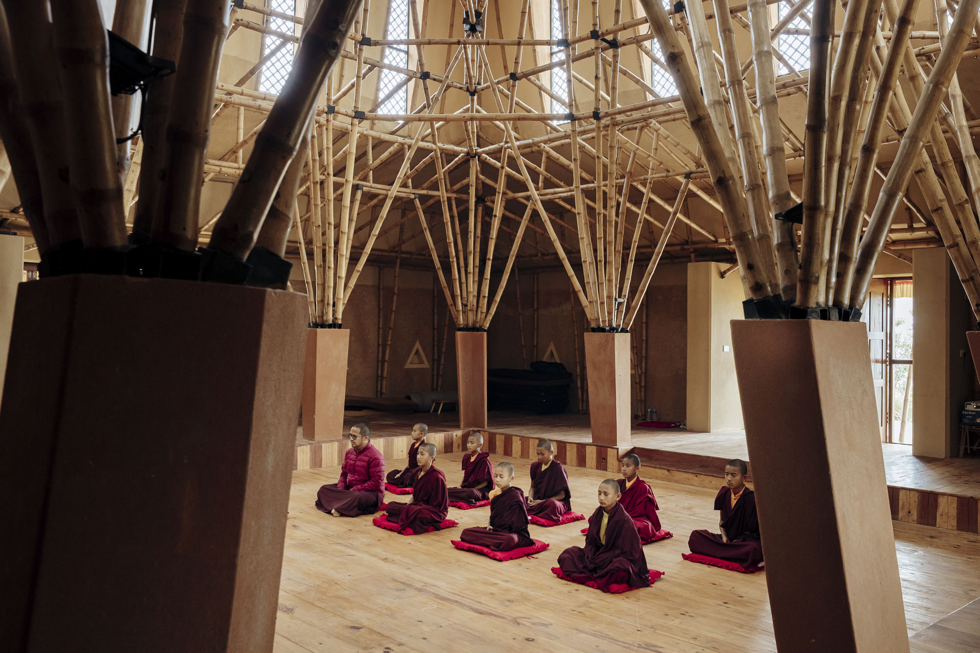 〈マハムドラ瞑想センター（Mahamudra Meditation Center）〉ABARI